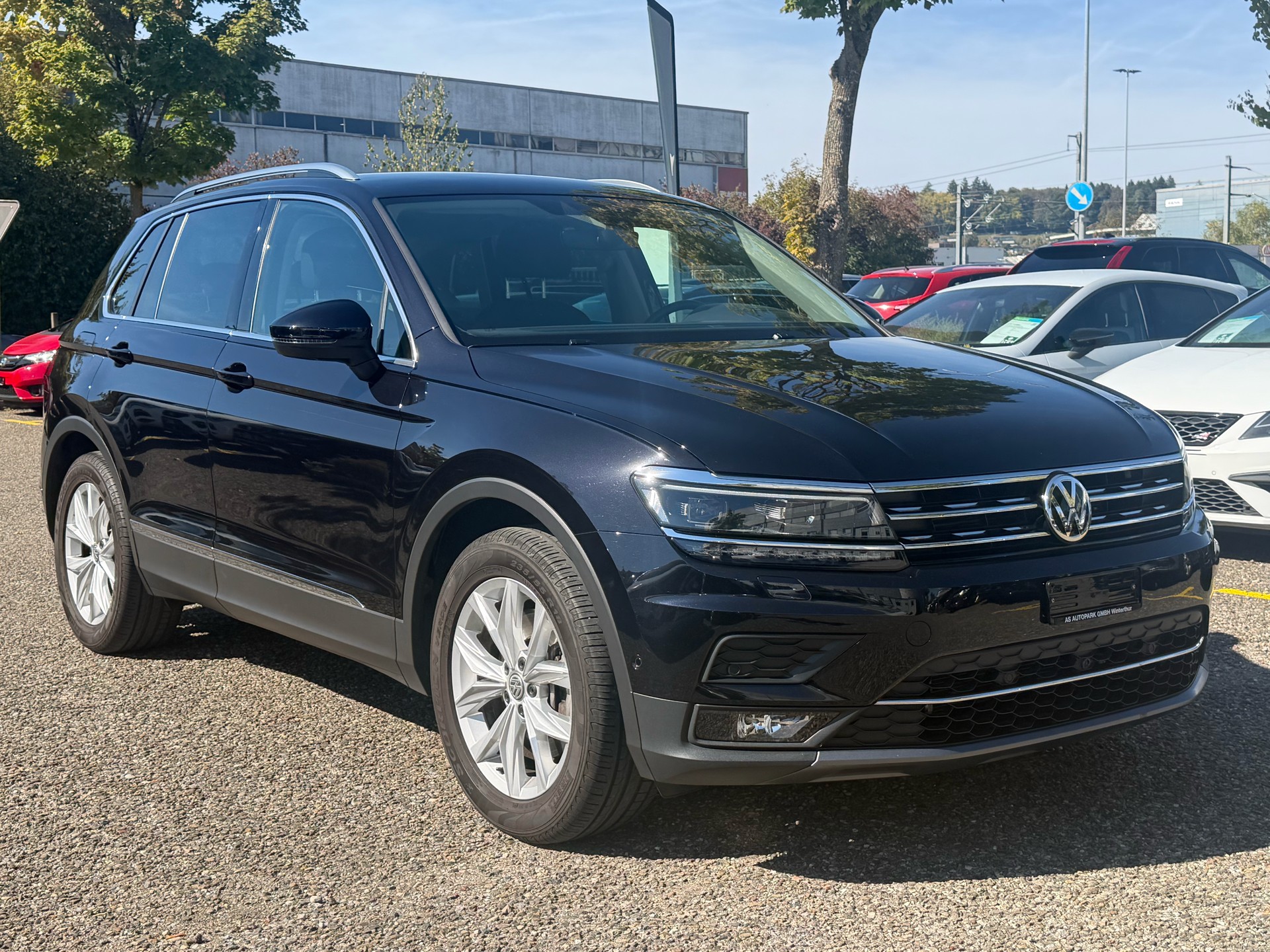 VW Tiguan 2.0TSI Highline 4Motion DSG-showroom-element-2