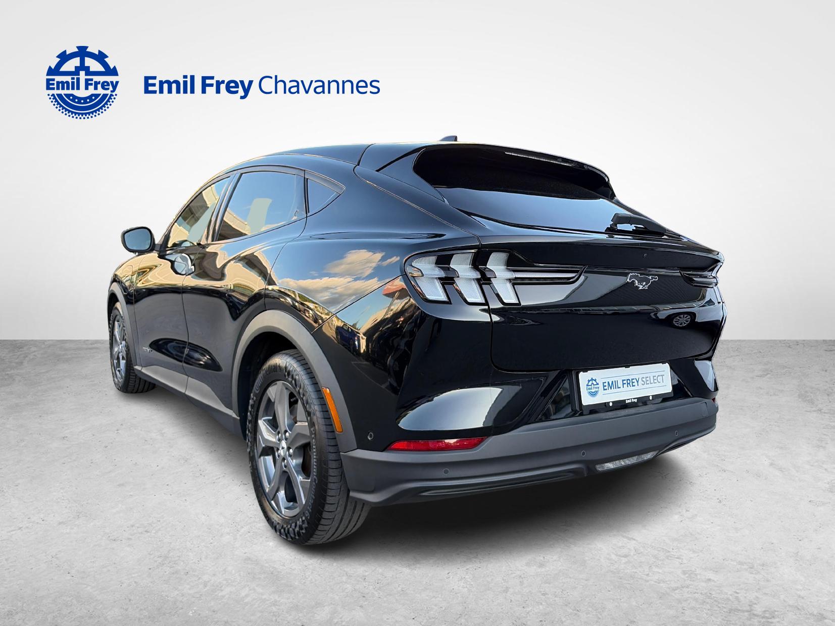 FORD Mustang Mach-E Extended-showroom-element-3