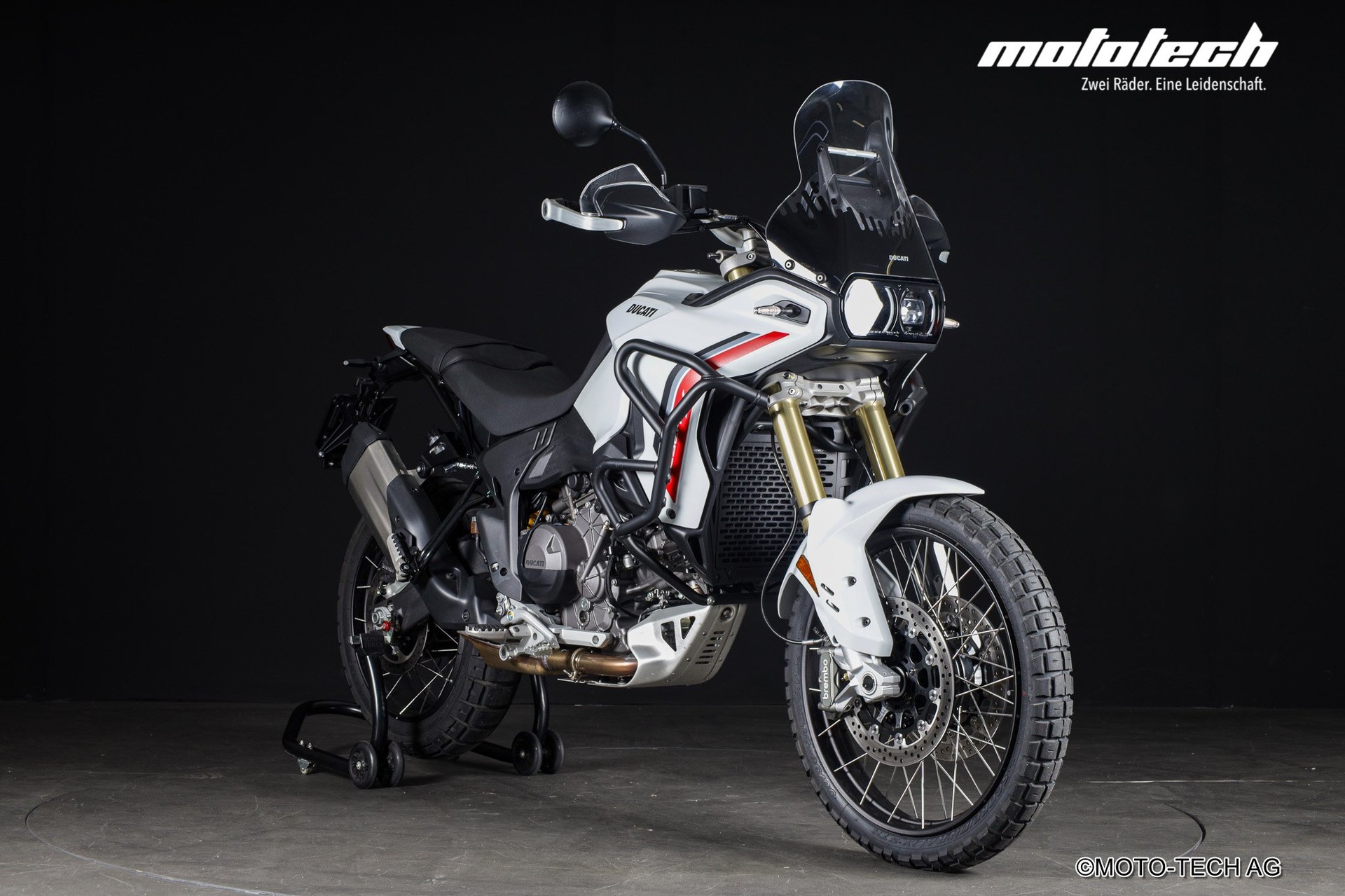 DUCATI Desert X-image-0