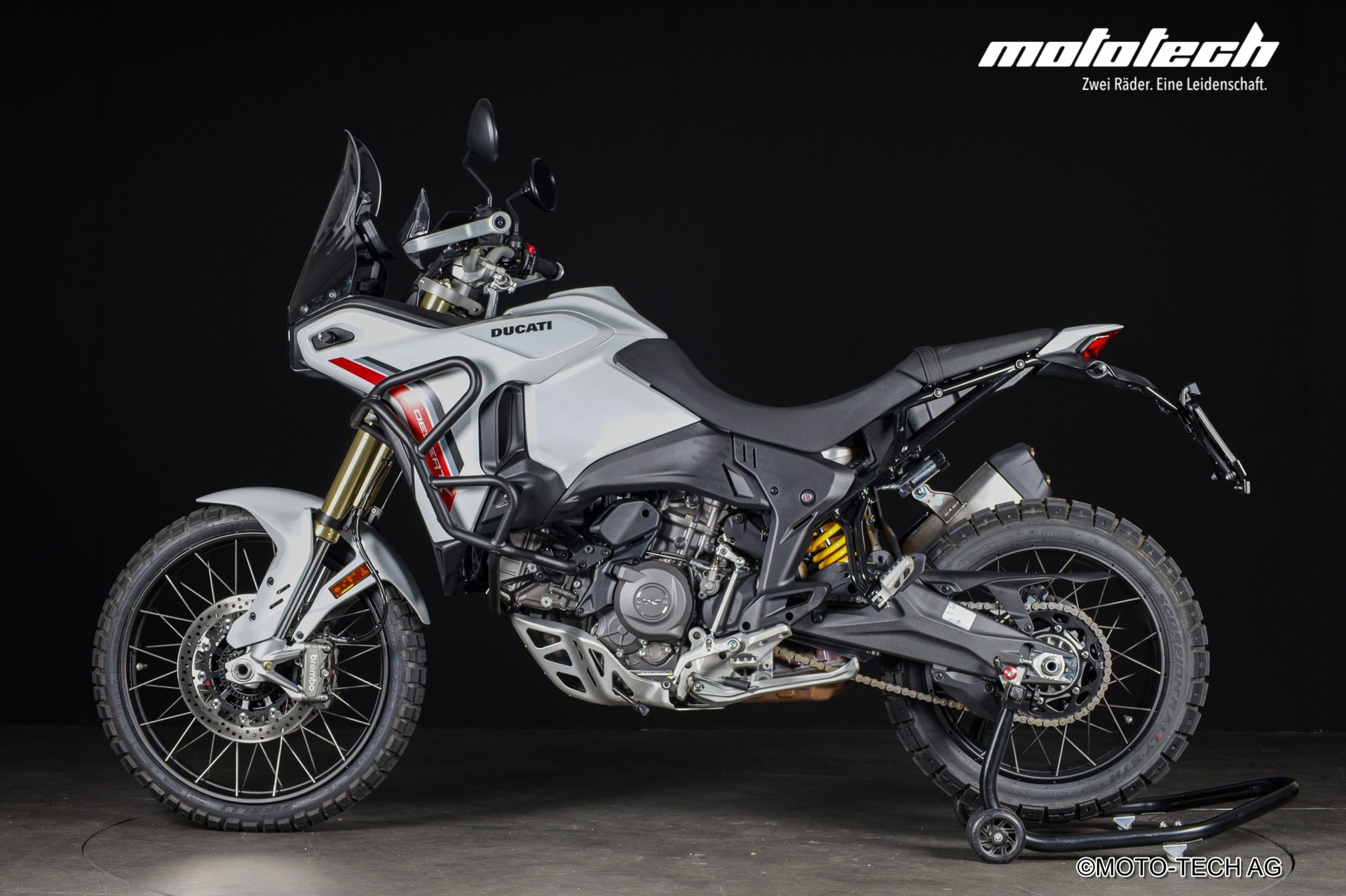 DUCATI Desert X-image-4