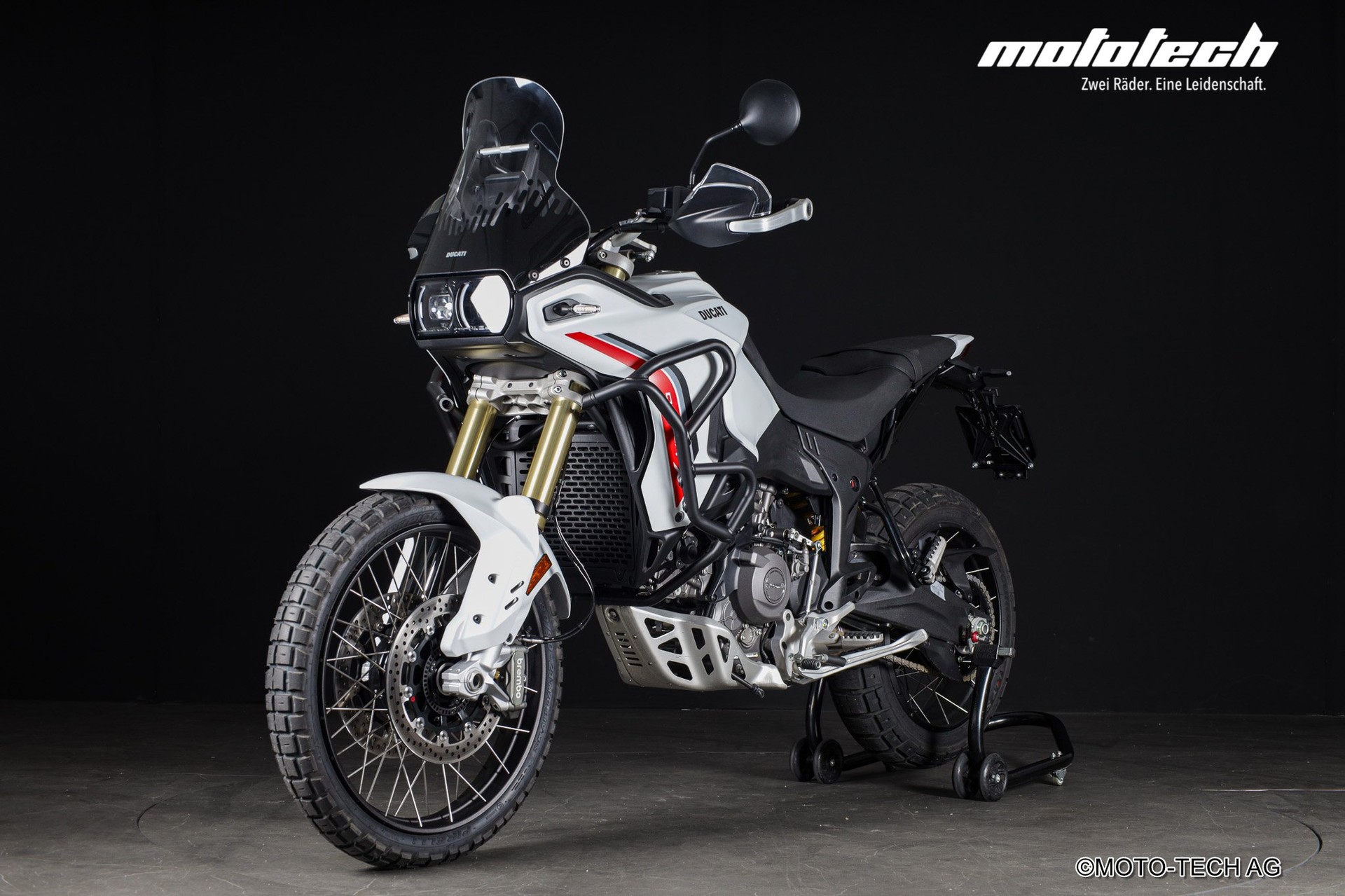 DUCATI Desert X-image-5