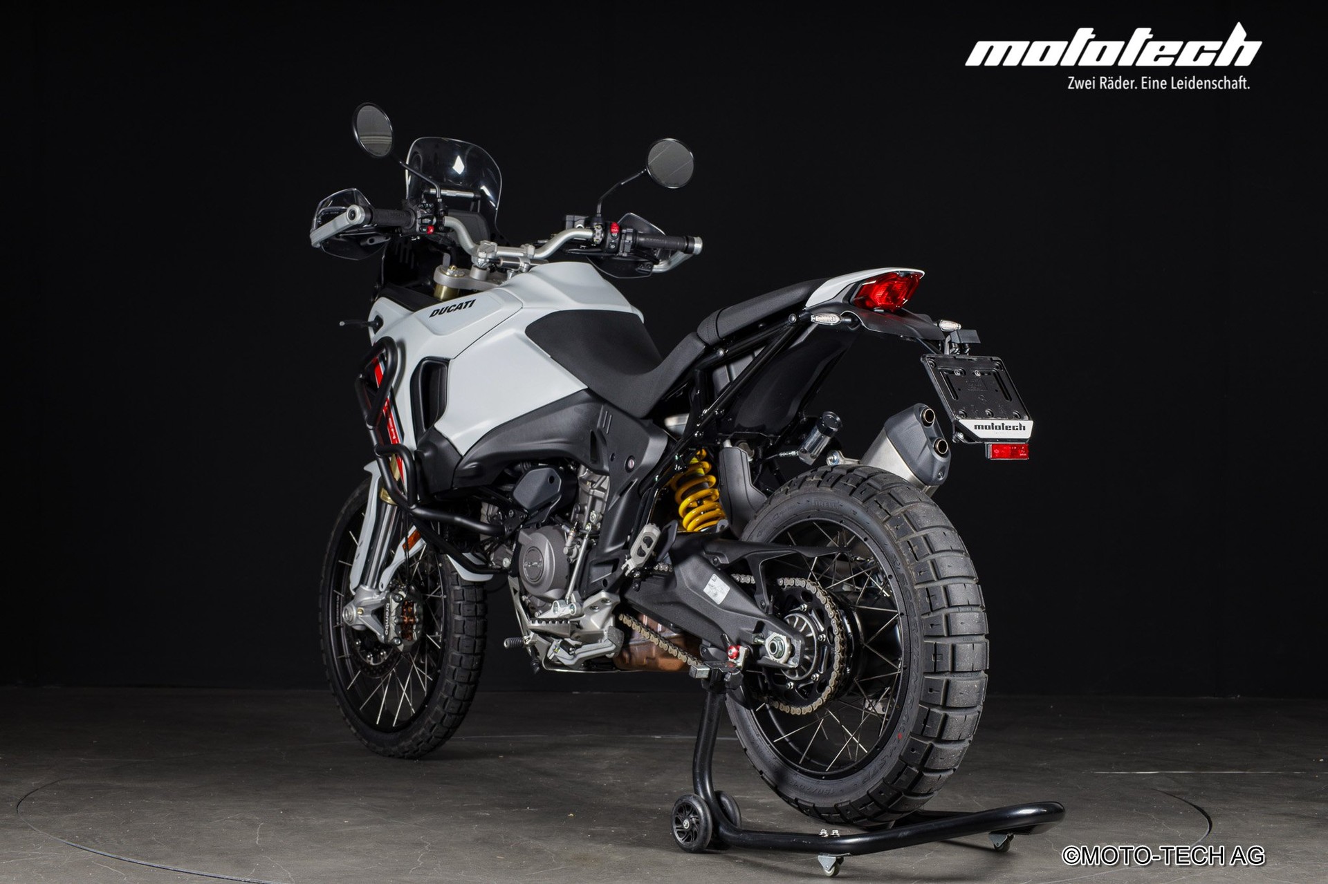 DUCATI Desert X-image-3