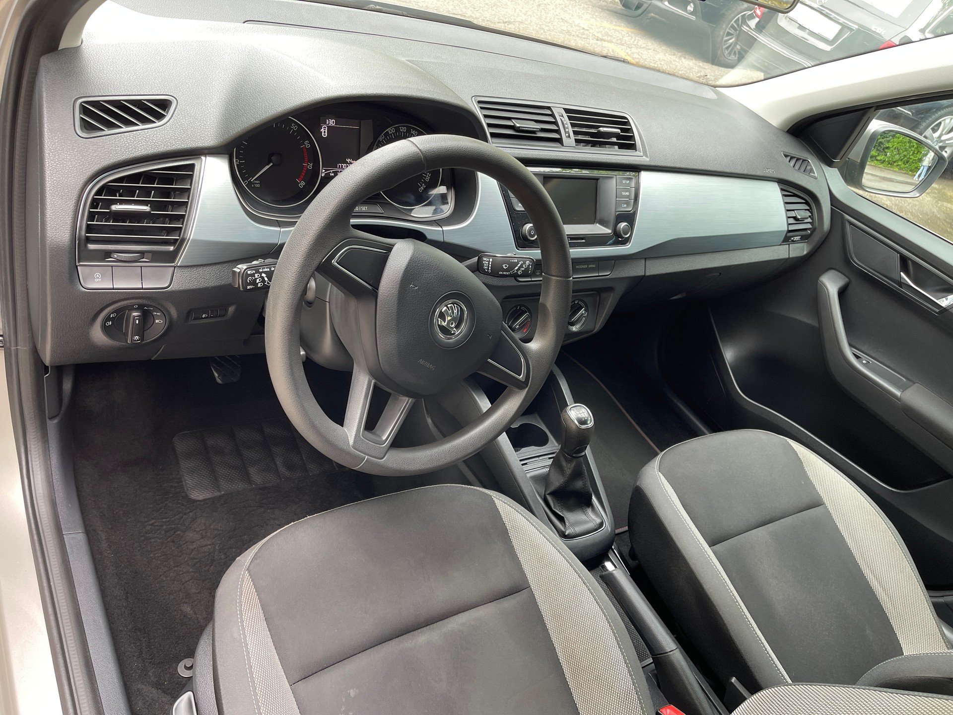 SKODA Fabia 1.2 TSI Ambition-image-6