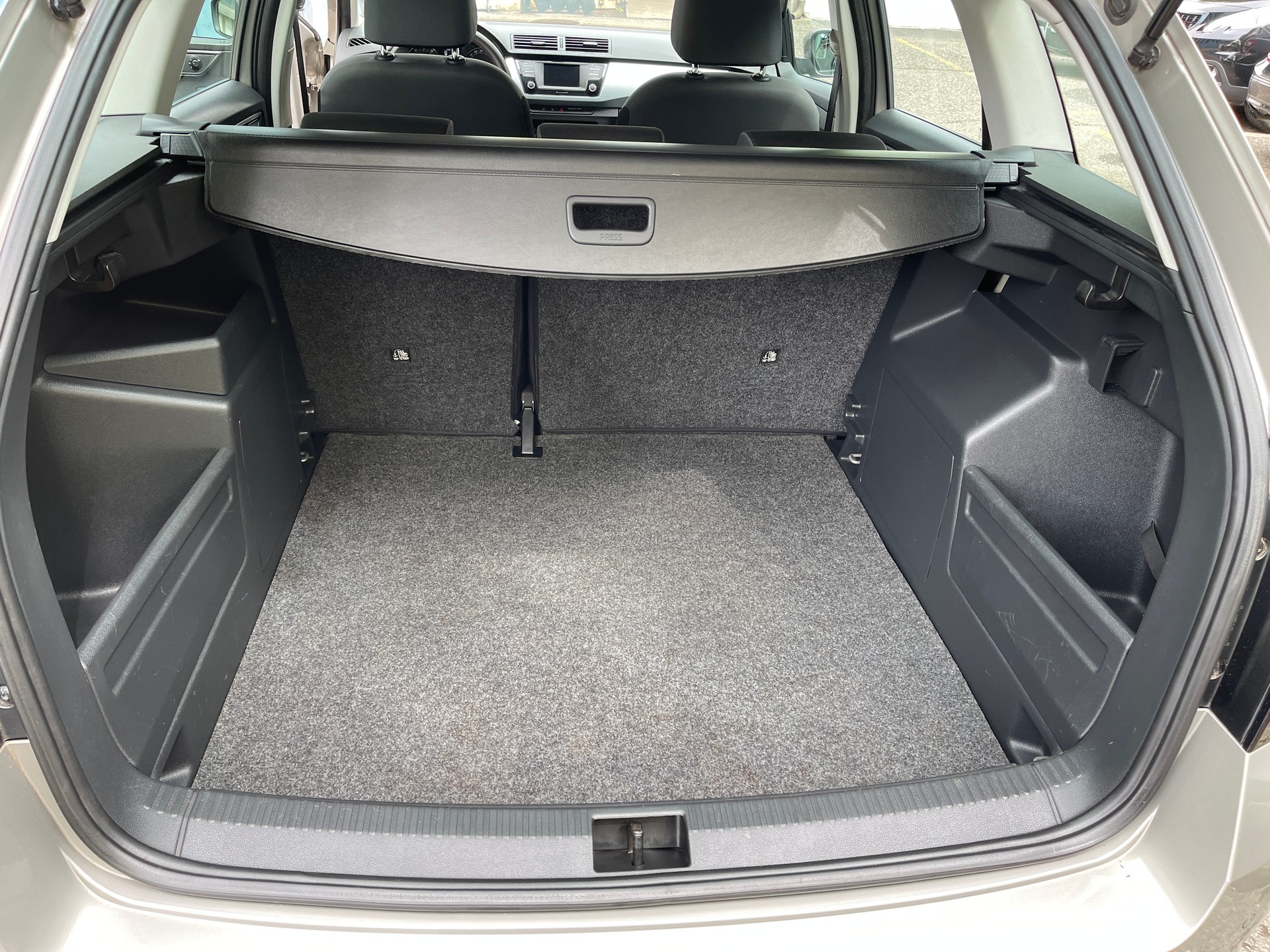 SKODA Fabia 1.2 TSI Ambition-image-9