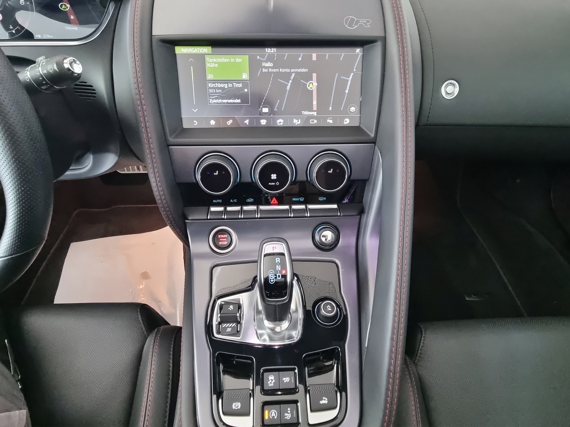 JAGUAR F-Type Convertible P575 5.0 V8 R AWD-image-13