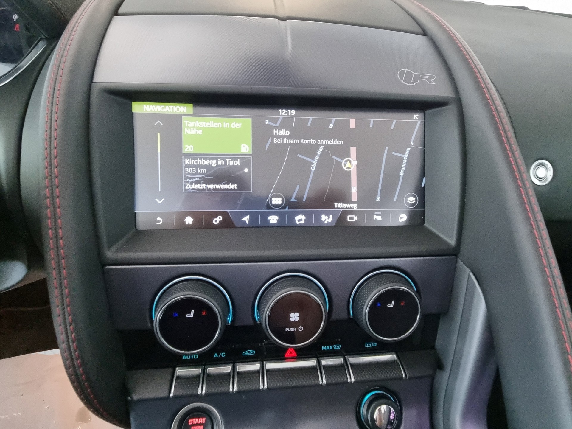 JAGUAR F-Type Convertible P575 5.0 V8 R AWD-image-9
