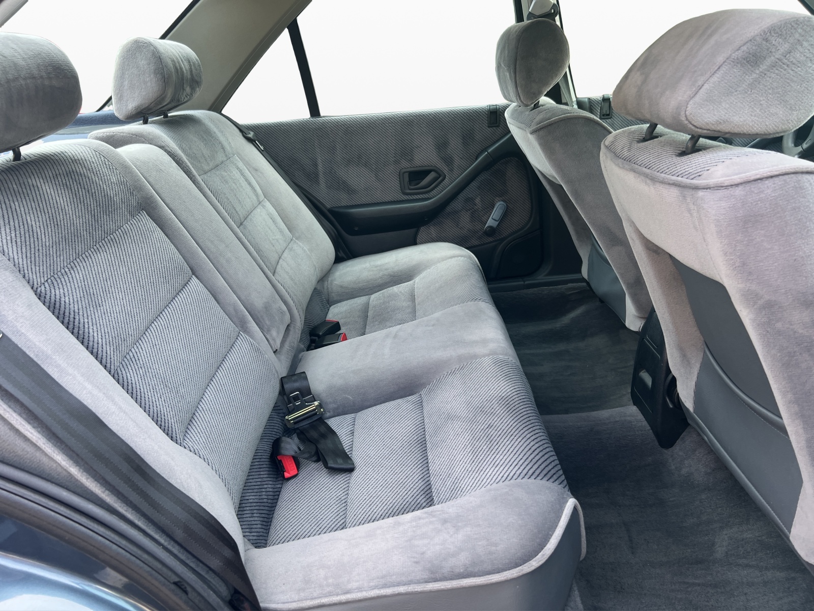 PEUGEOT 405 2.0 SRI ABS-image-18