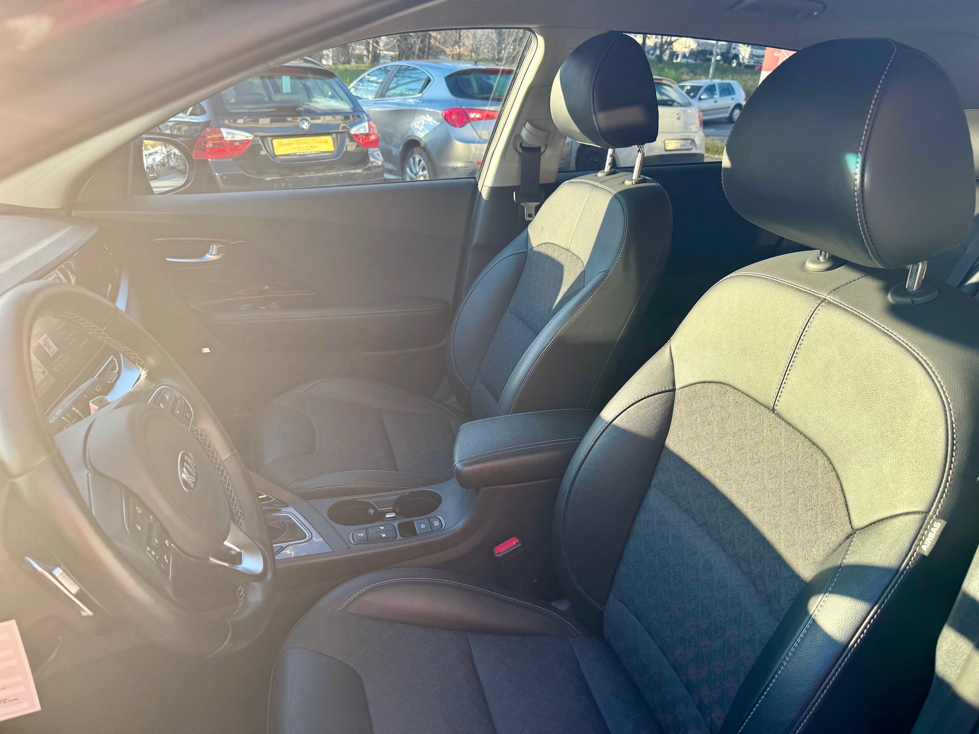 KIA Niro 1.6GDi Plug-in Hybrid Power DCT-image-5
