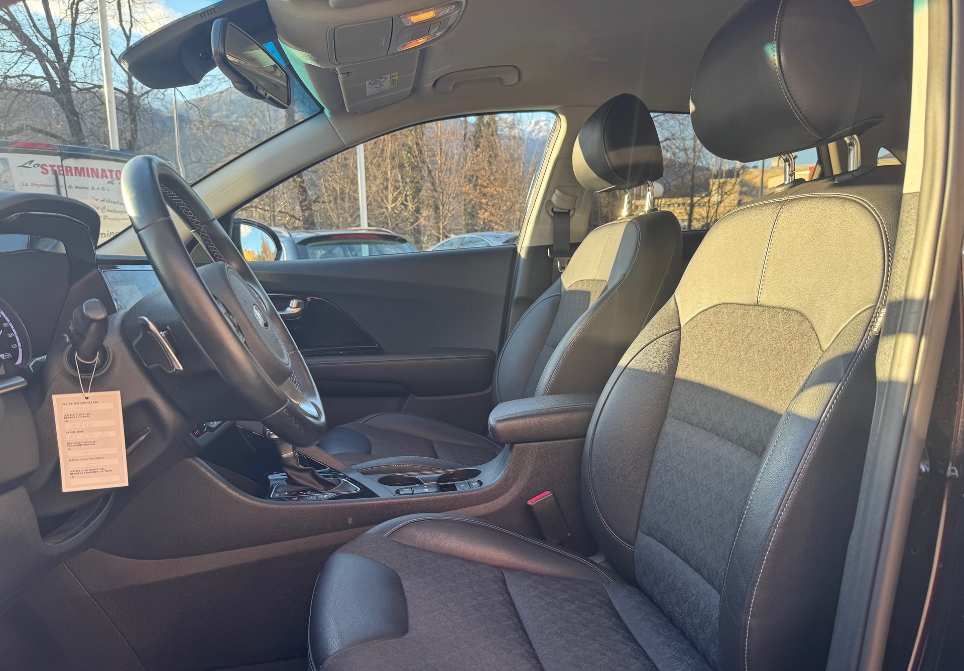 KIA Niro 1.6GDi Plug-in Hybrid Power DCT-image-4