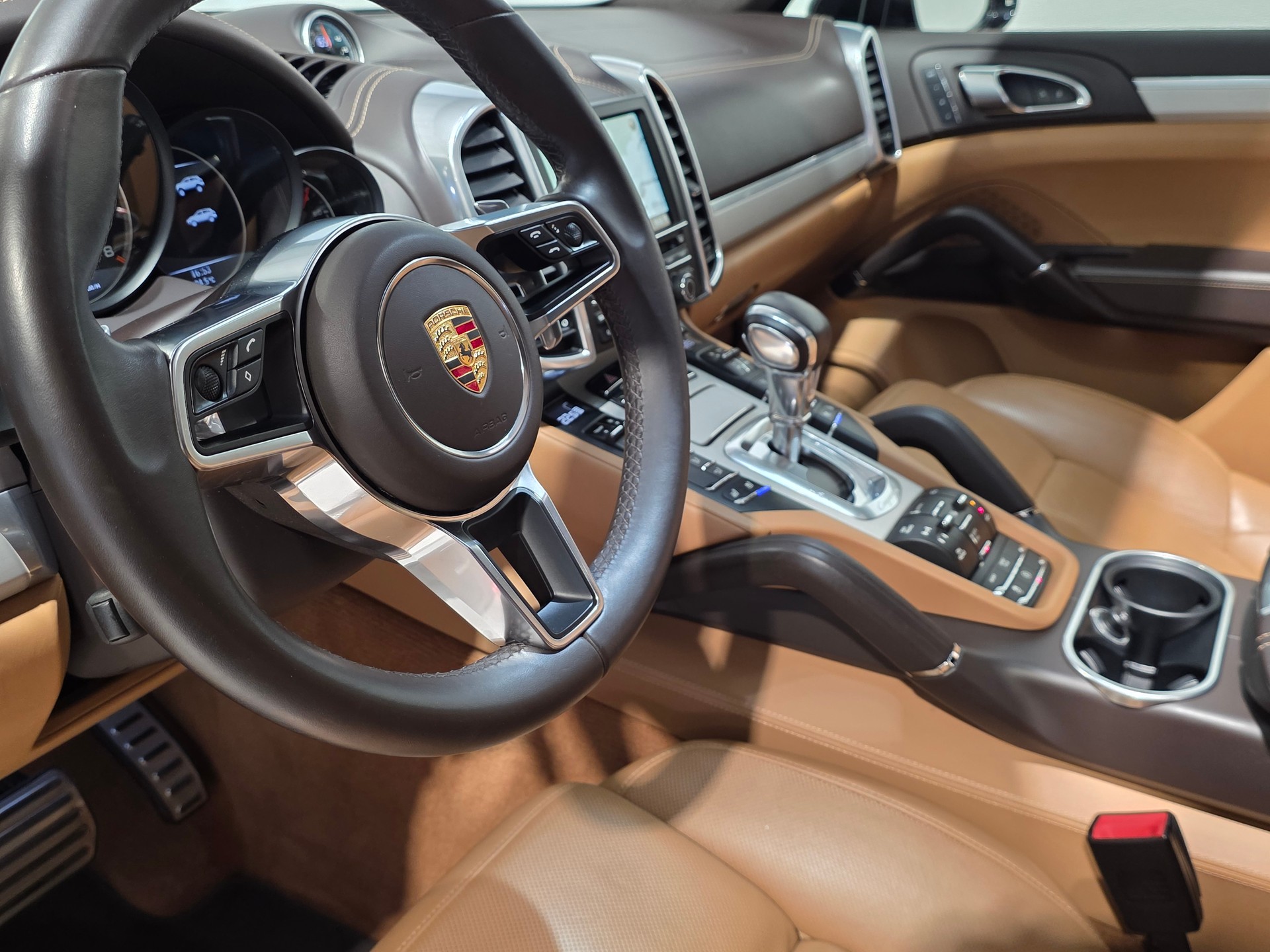 PORSCHE Cayenne Turbo-image-8