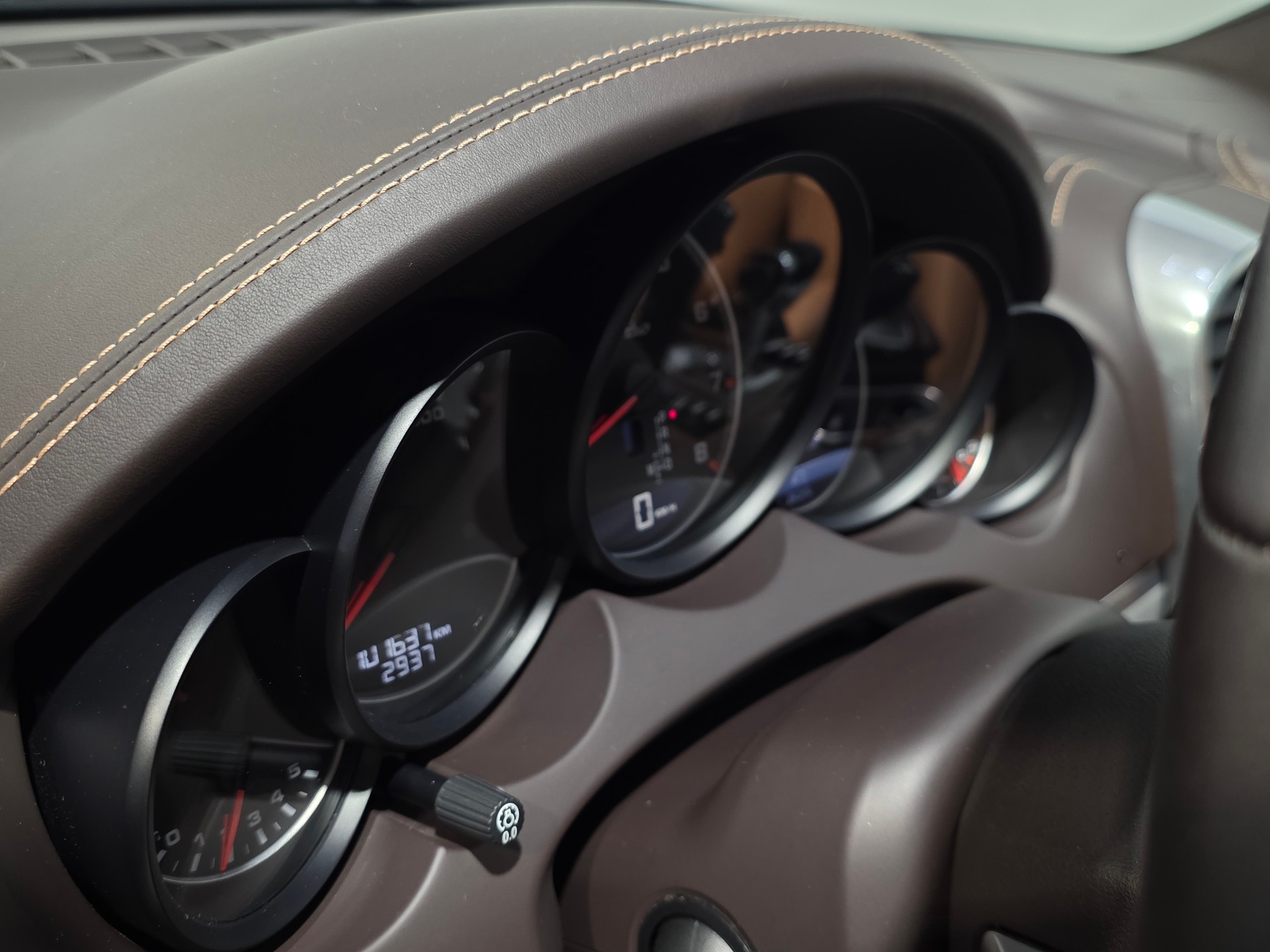 PORSCHE Cayenne Turbo-image-9