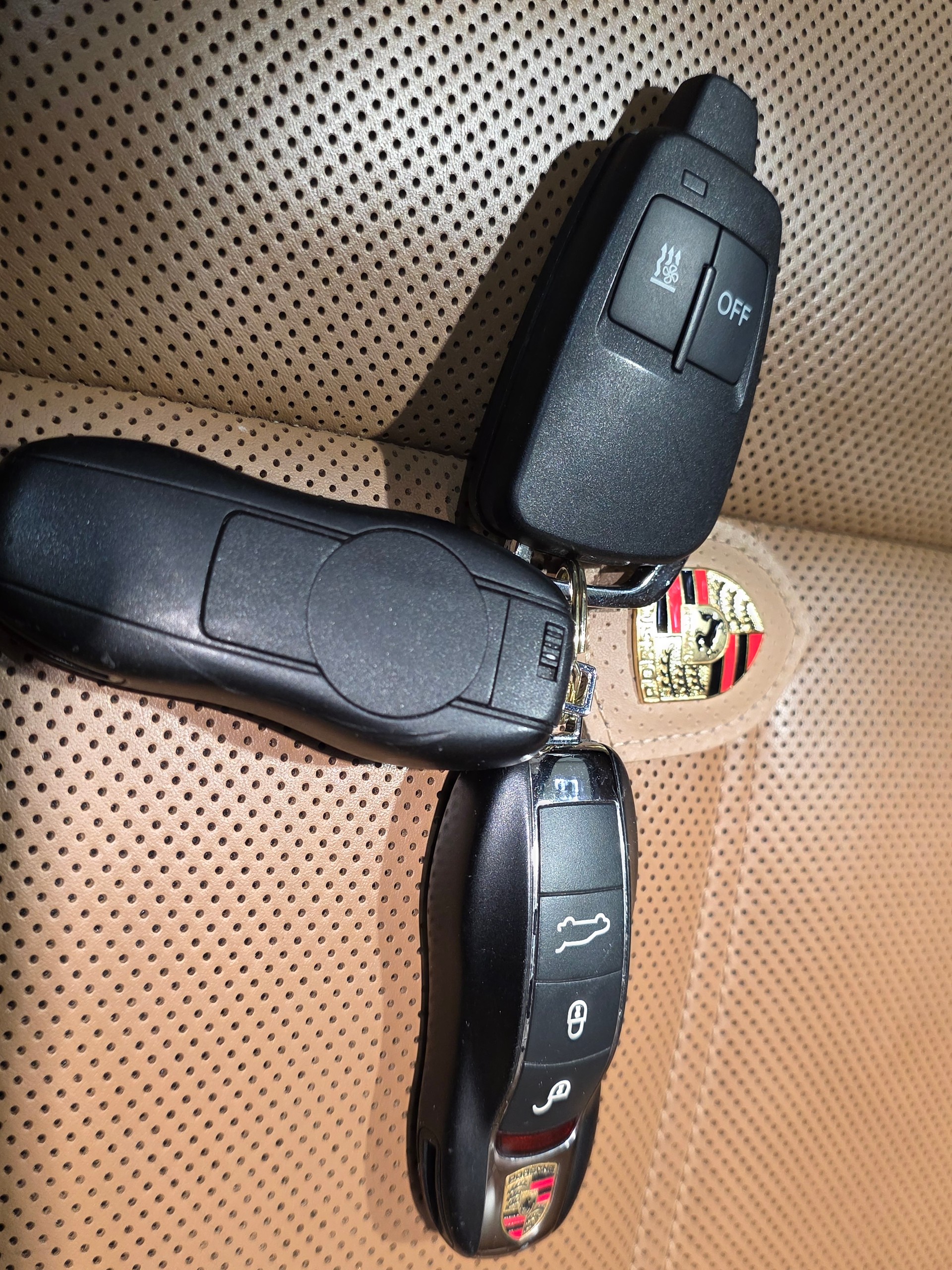 PORSCHE Cayenne Turbo-image-15
