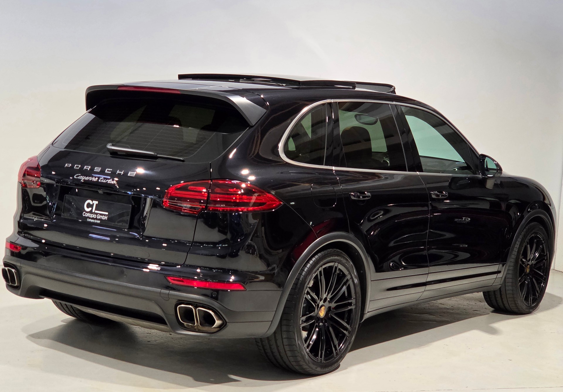 PORSCHE Cayenne Turbo-image-30