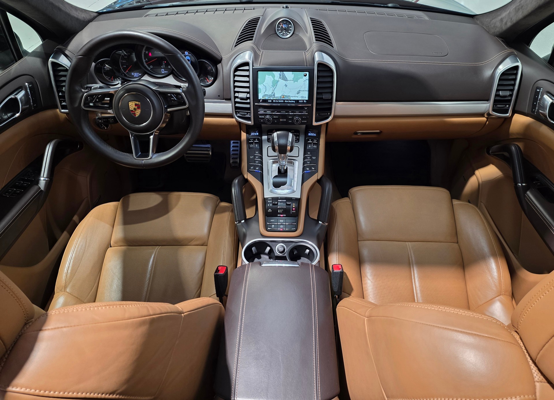 PORSCHE Cayenne Turbo-image-5