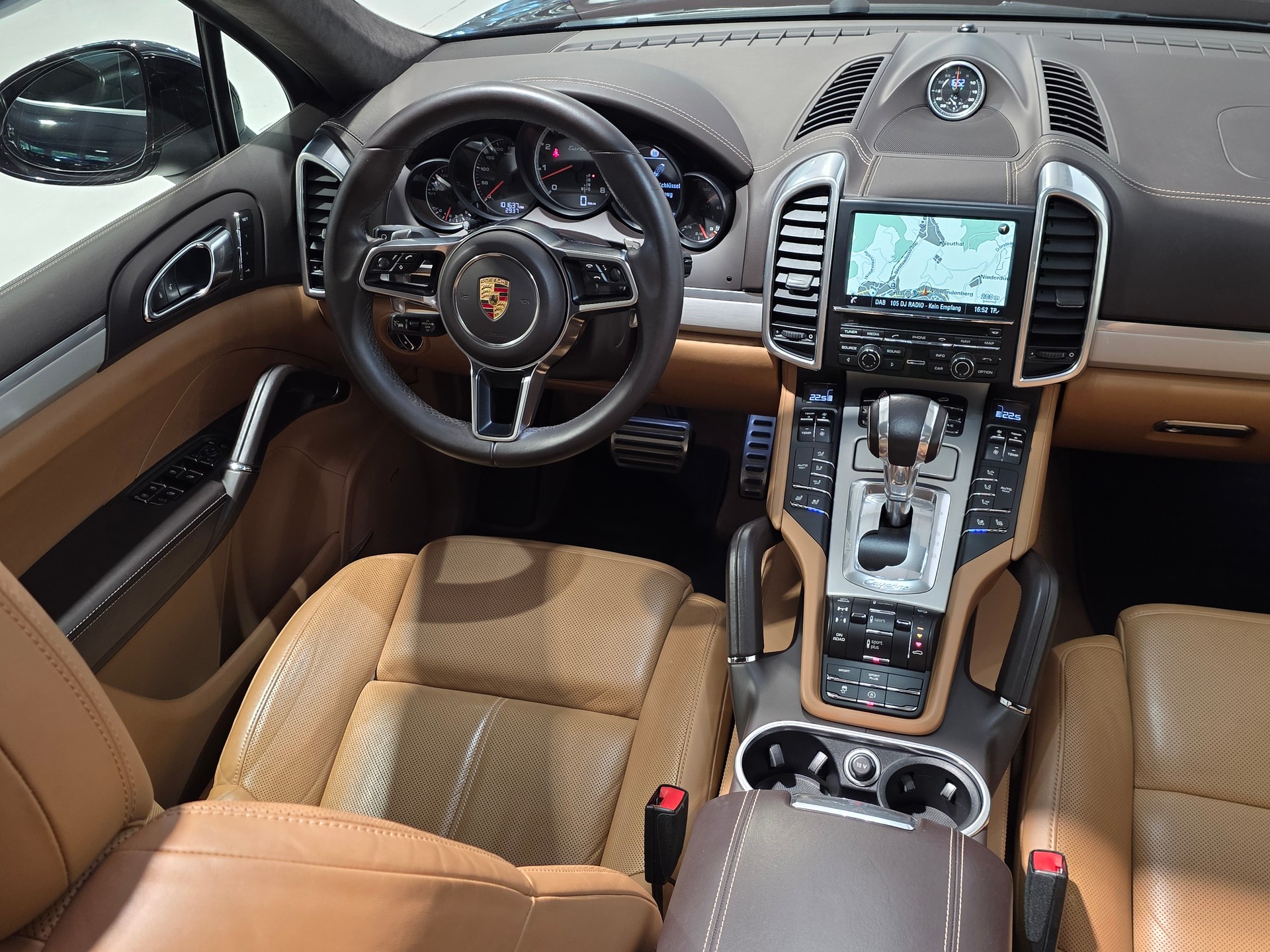 PORSCHE Cayenne Turbo-image-6