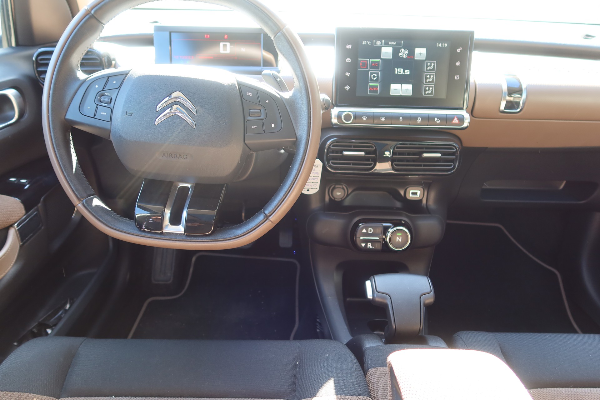 CITROEN C4 Cactus 1.6 HDi Shine-image-13