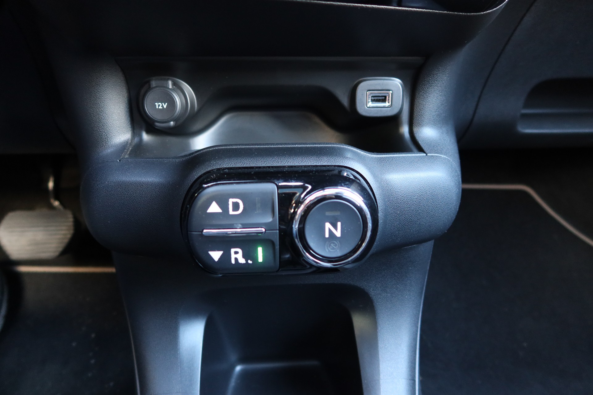 CITROEN C4 Cactus 1.6 HDi Shine-image-10