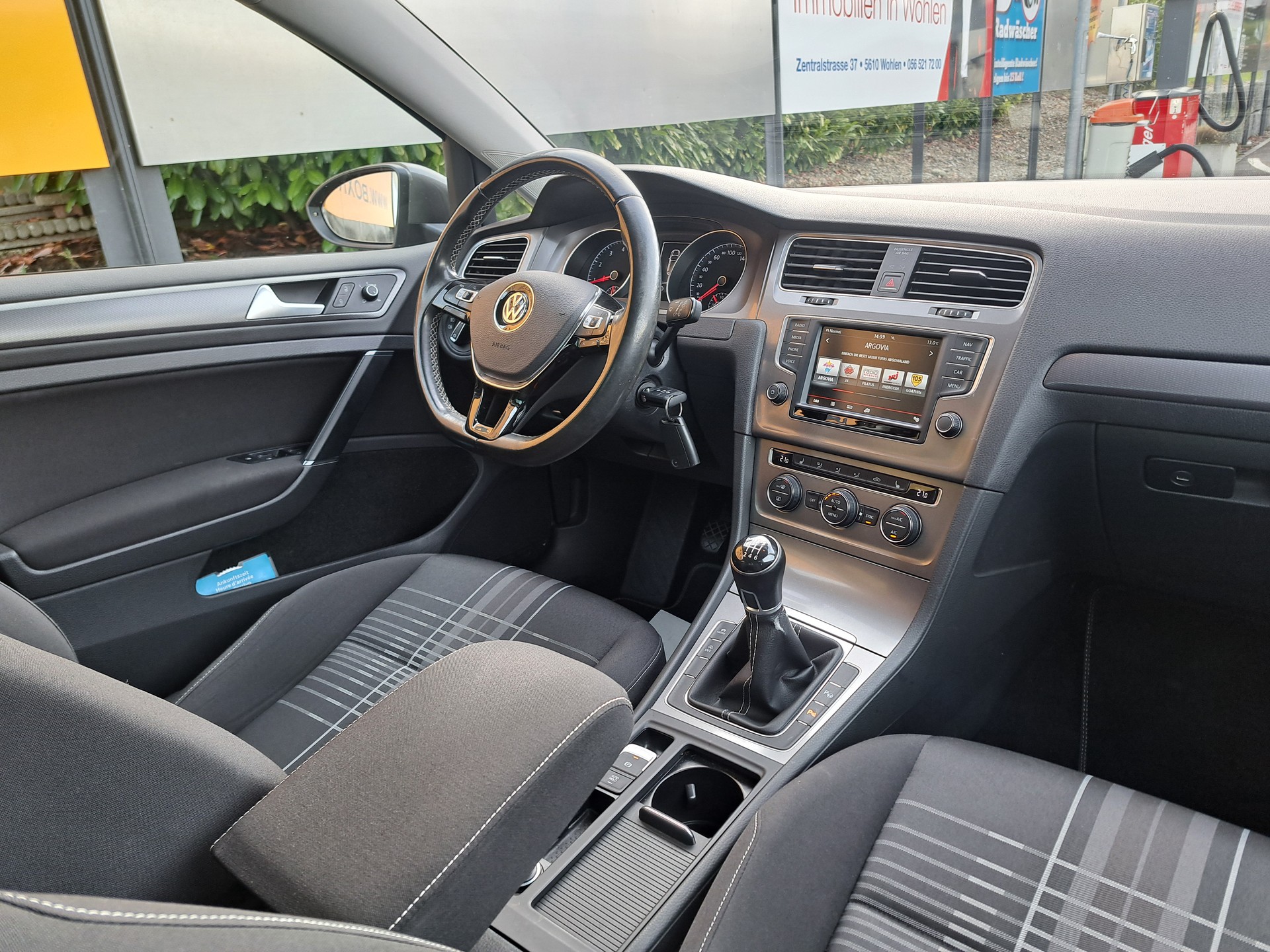 VW Golf 1.4 TSI Lounge-image-2
