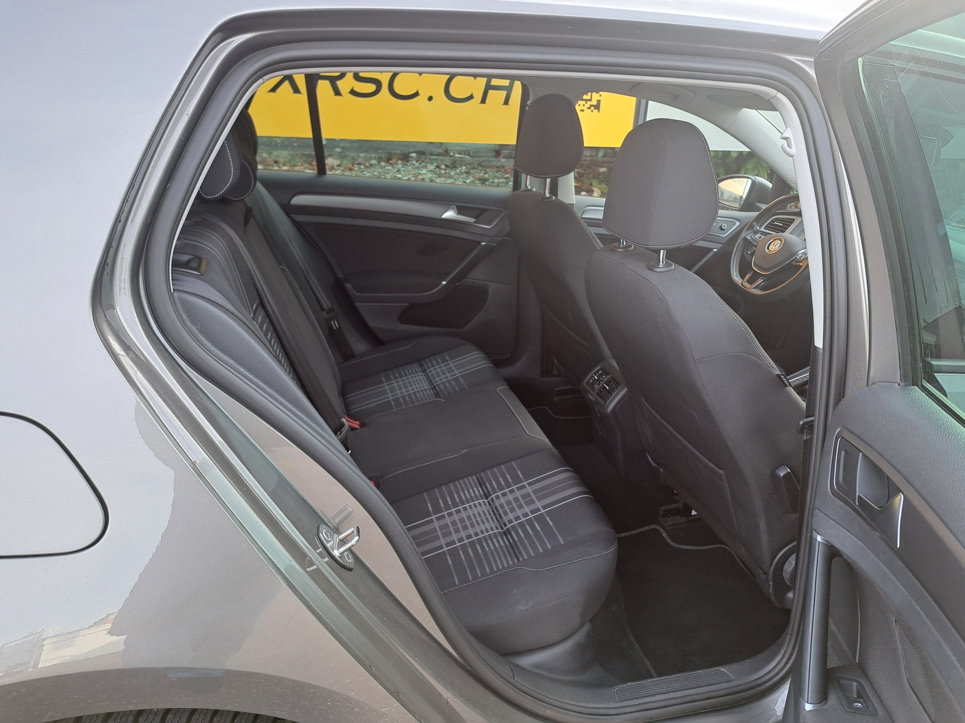 VW Golf 1.4 TSI Lounge-image-3