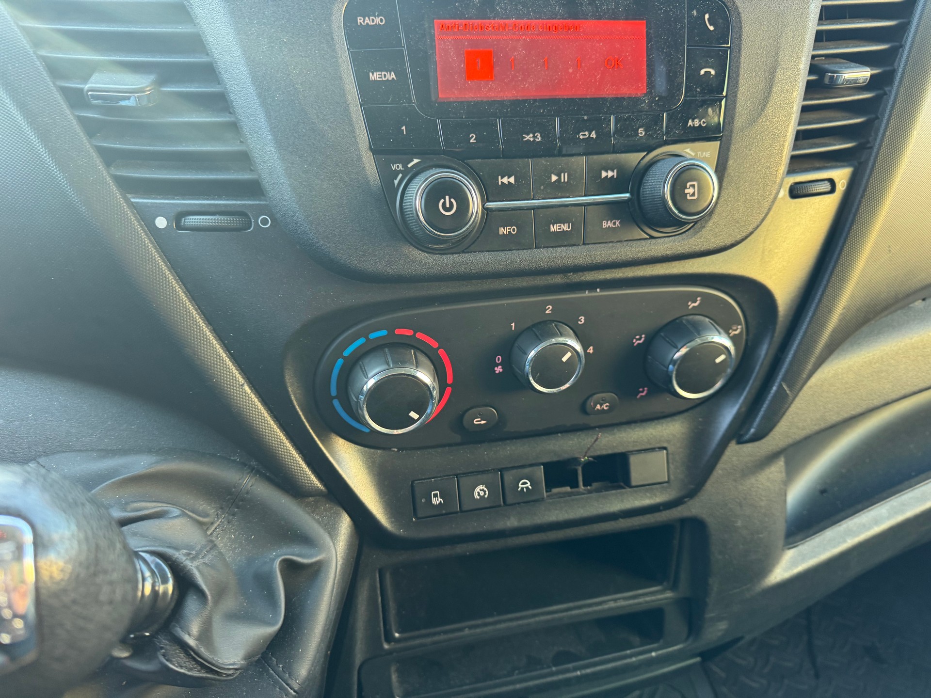 IVECO 35 S 18-image-2