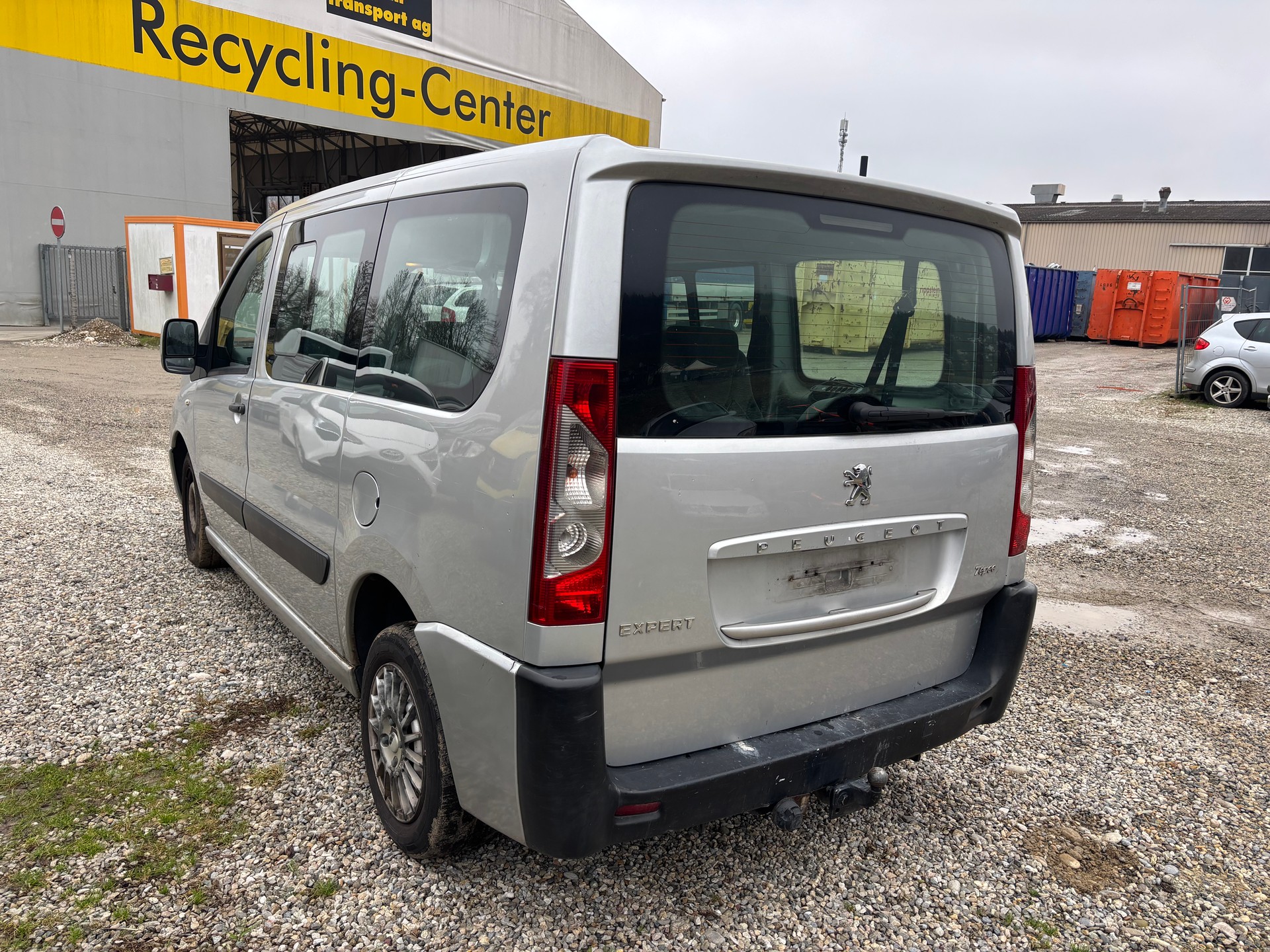 PEUGEOT Expert Tepee 2.0 HDi Confort L2-image-3