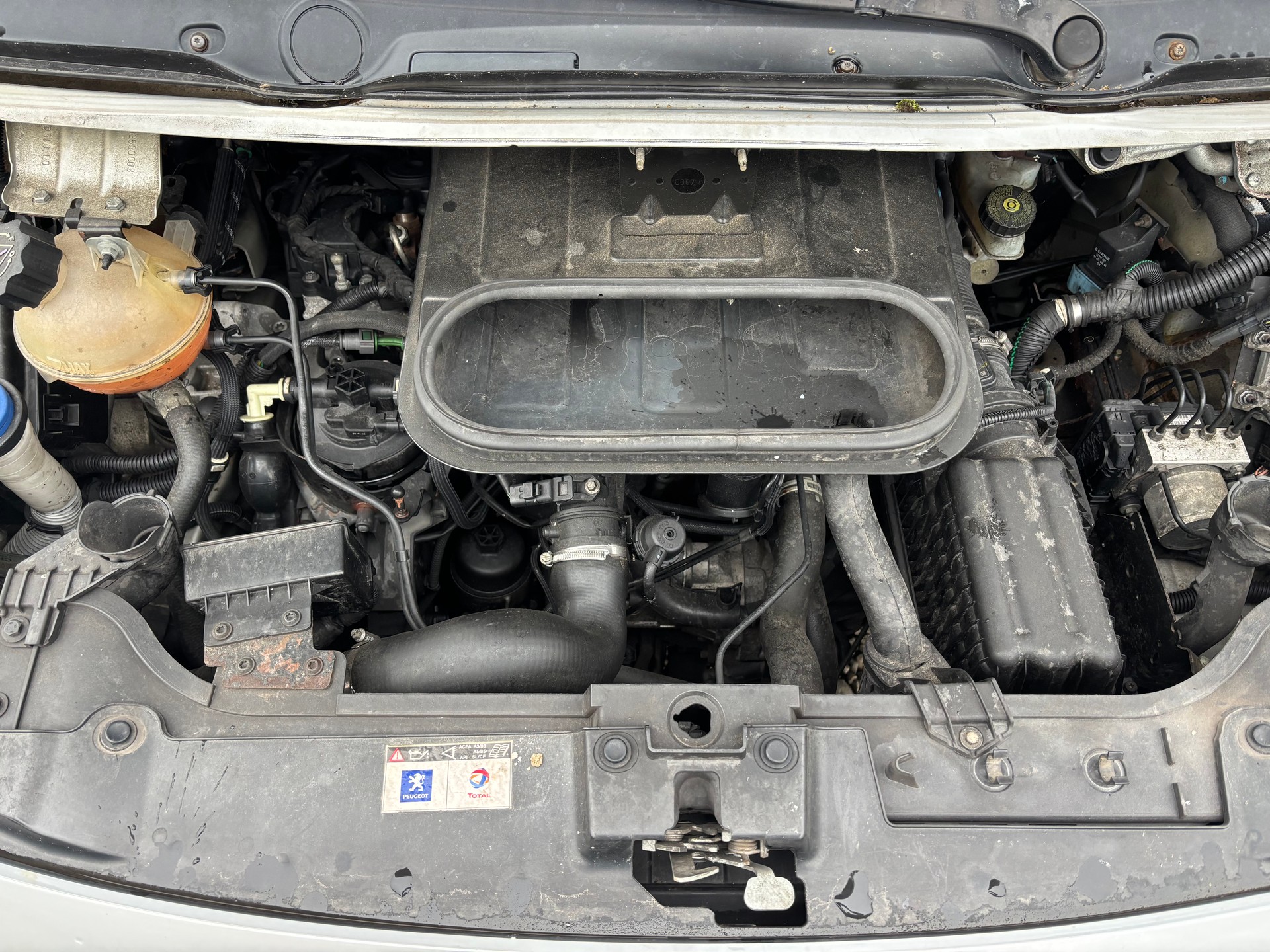PEUGEOT Expert Tepee 2.0 HDi Confort L2-image-15