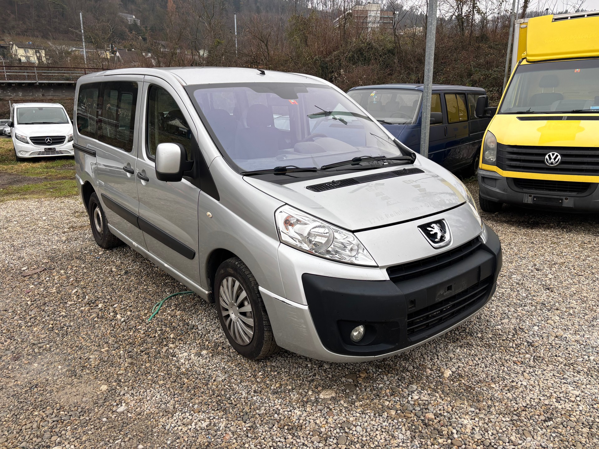 PEUGEOT Expert Tepee 2.0 HDi Confort L2-image-1