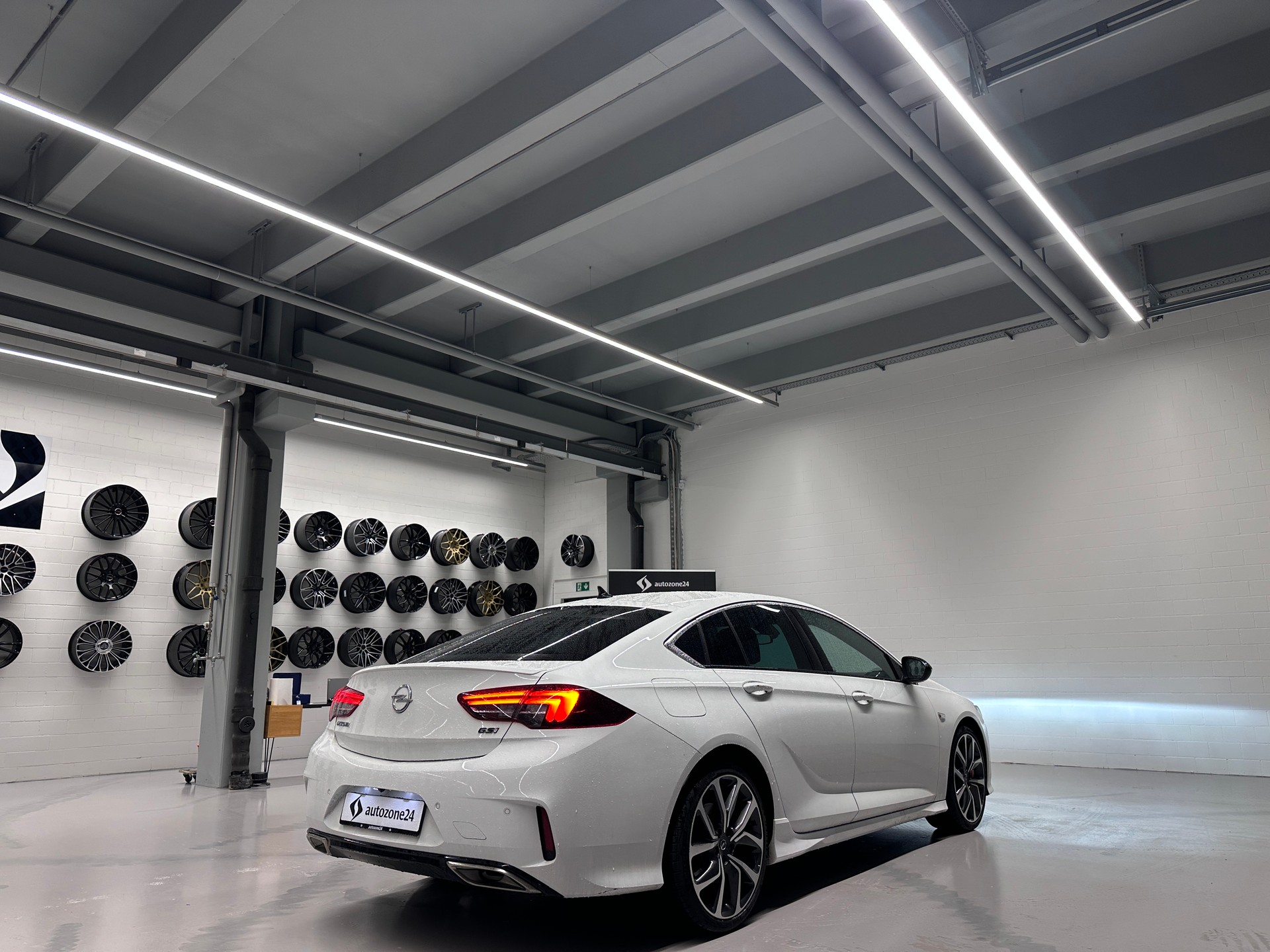OPEL Insignia Grand Sport 2.0 T GSi AWD *CH-Auto*Frisch MFK*Garantie*Lückenlose Servicehistorie bei Opel*-image-4