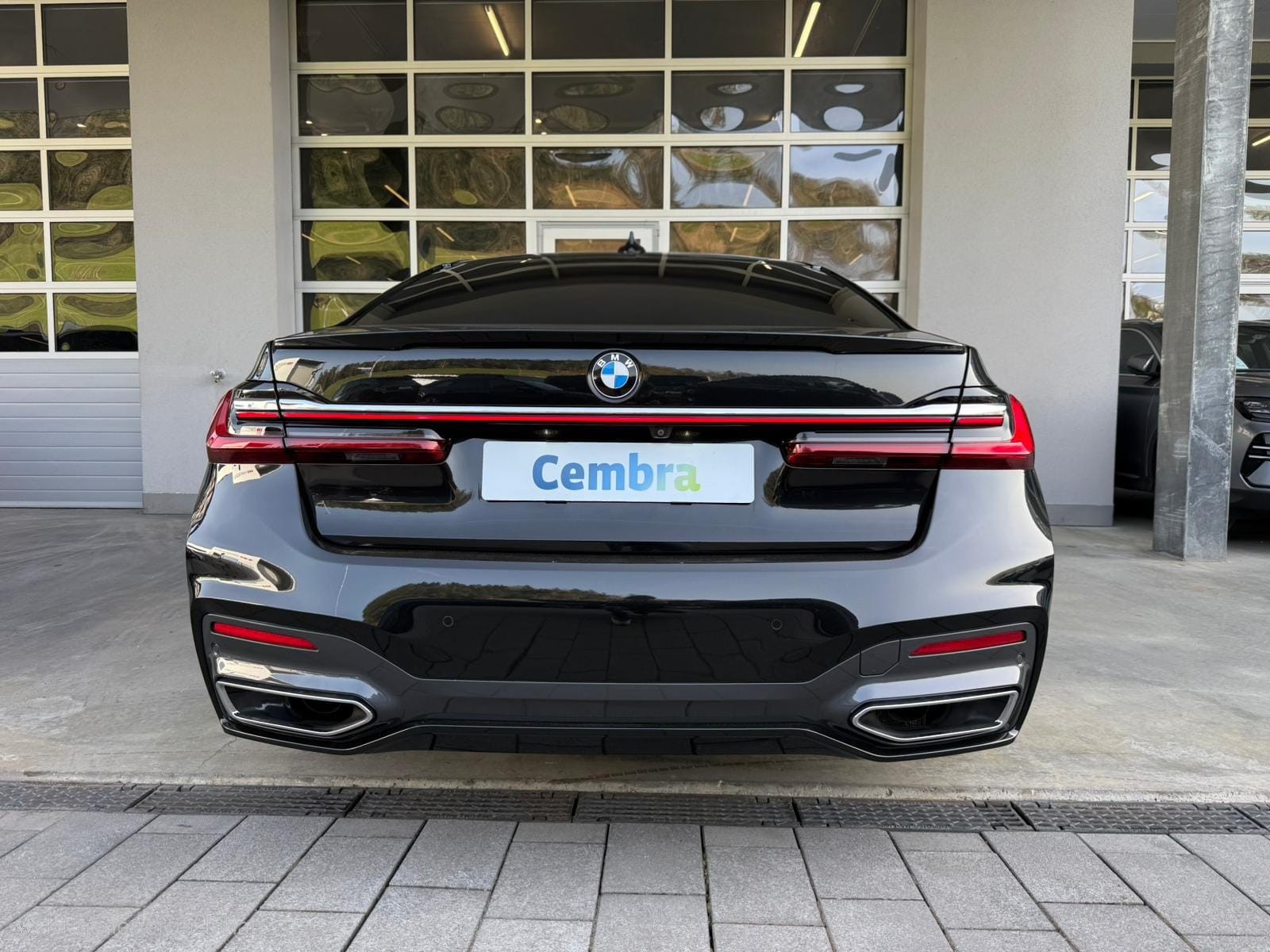 BMW 730d xDrive Steptronic-showroom-element-3