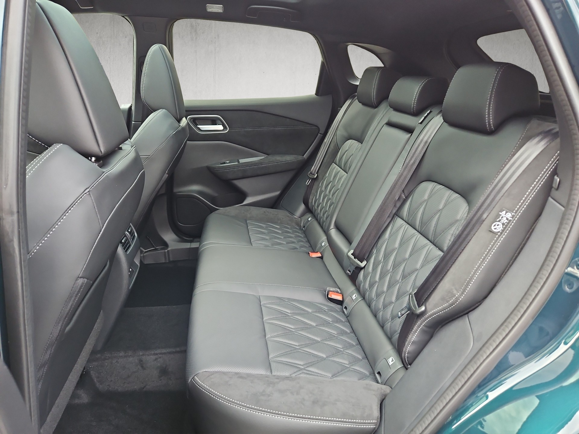 NISSAN Qashqai 1.3 MHEV Tekna+ 4x4 - Ocean green-image-10