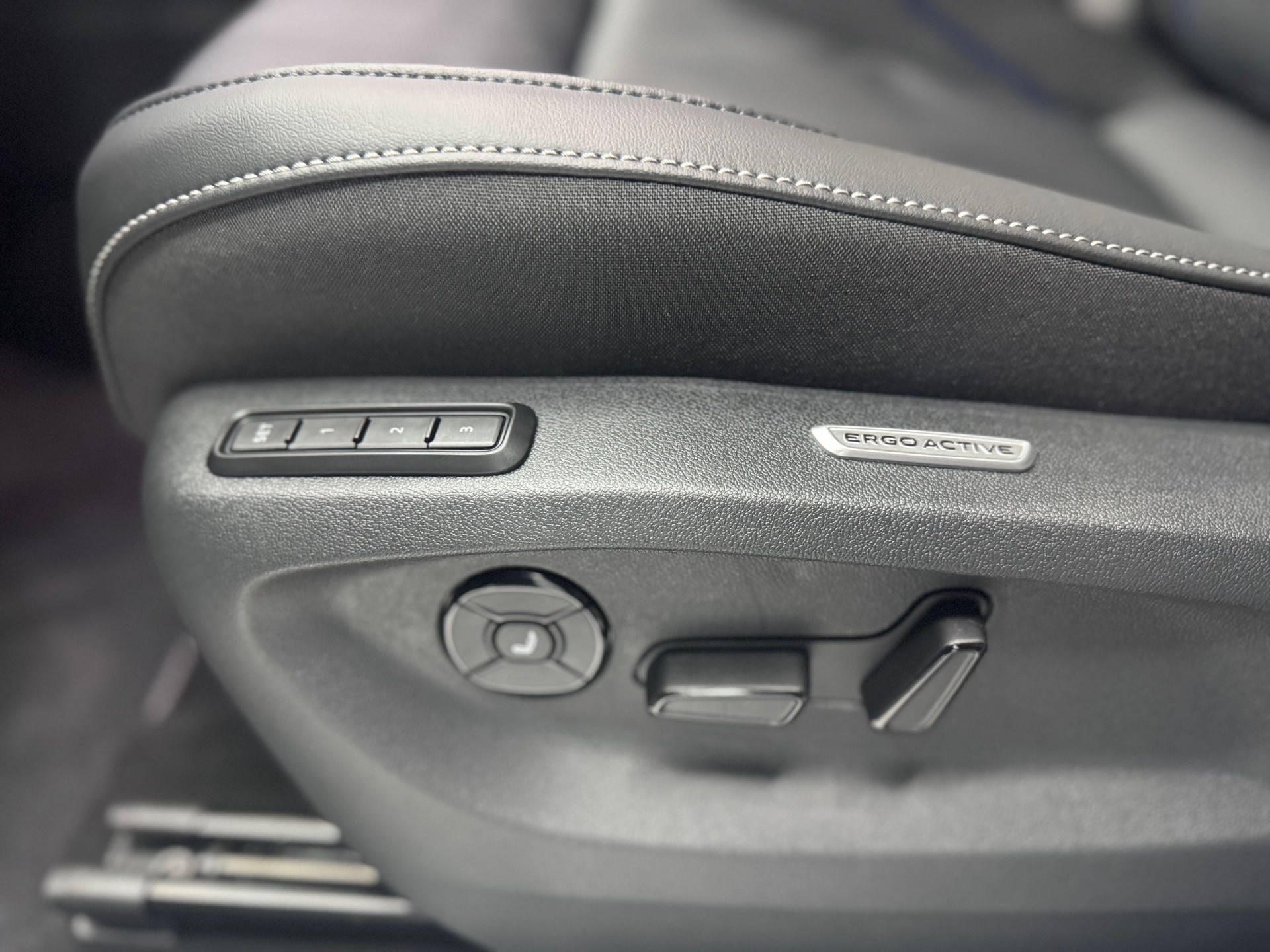 VW Tiguan 2.0TSI DSG R-Li 4M-image-14