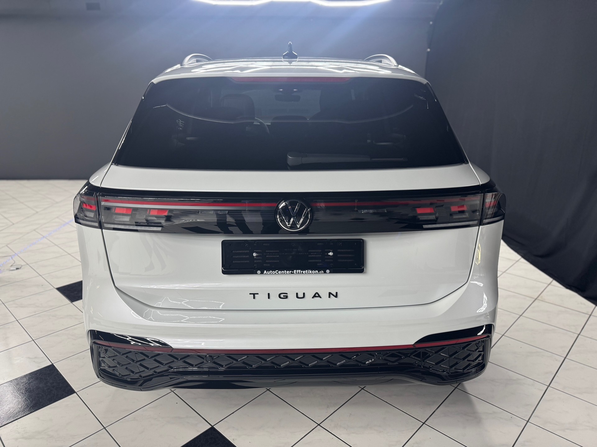 VW Tiguan 2.0TSI DSG R-Li 4M-image-7