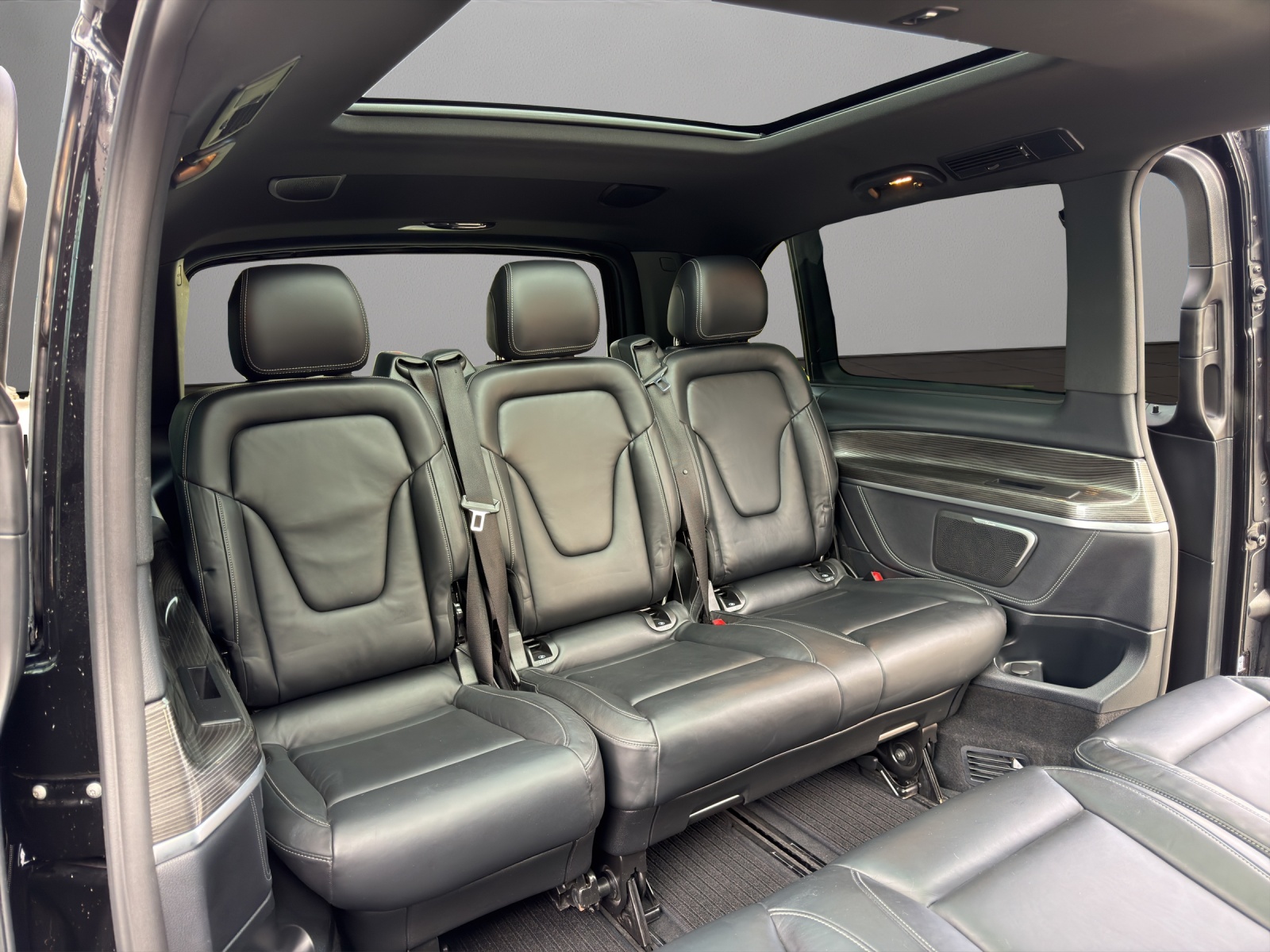 MERCEDES-BENZ V 300 d lang Avantgarde 4Matic 9G-Tronic-image-15