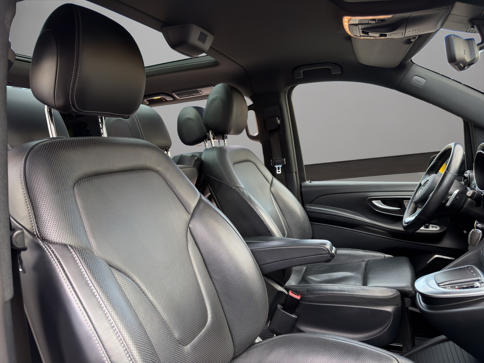 MERCEDES-BENZ V 300 d lang Avantgarde 4Matic 9G-Tronic-image-18