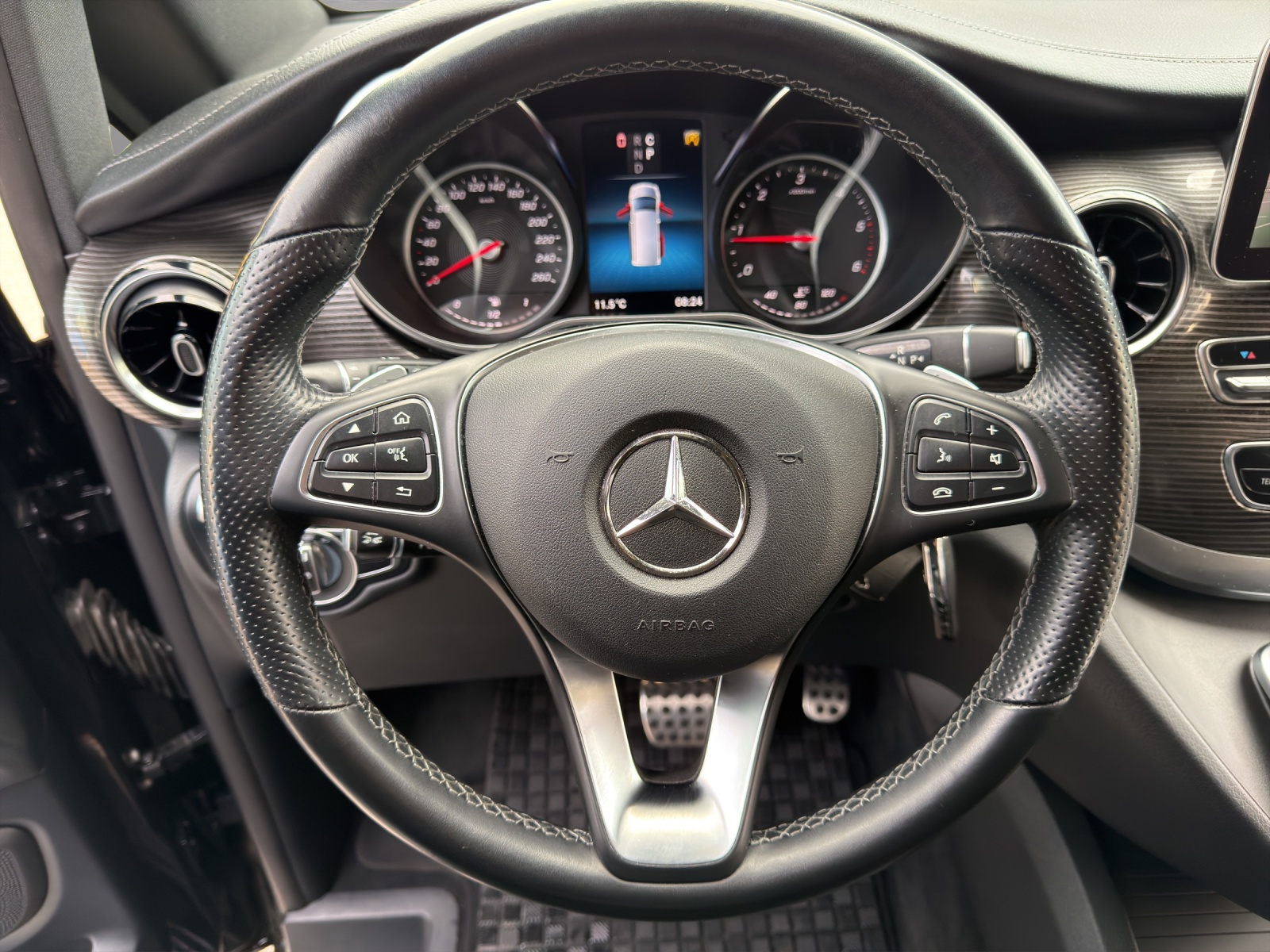 MERCEDES-BENZ V 300 d lang Avantgarde 4Matic 9G-Tronic-image-9