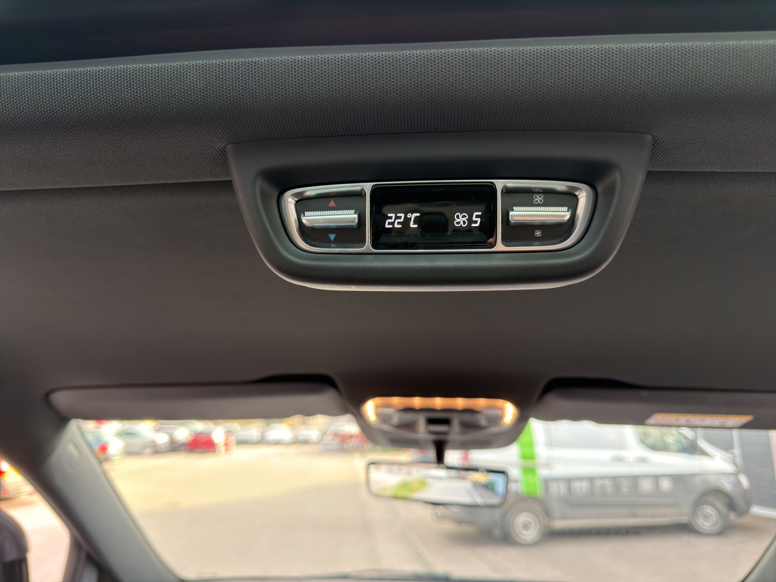 MERCEDES-BENZ V 300 d lang Avantgarde 4Matic 9G-Tronic-image-23