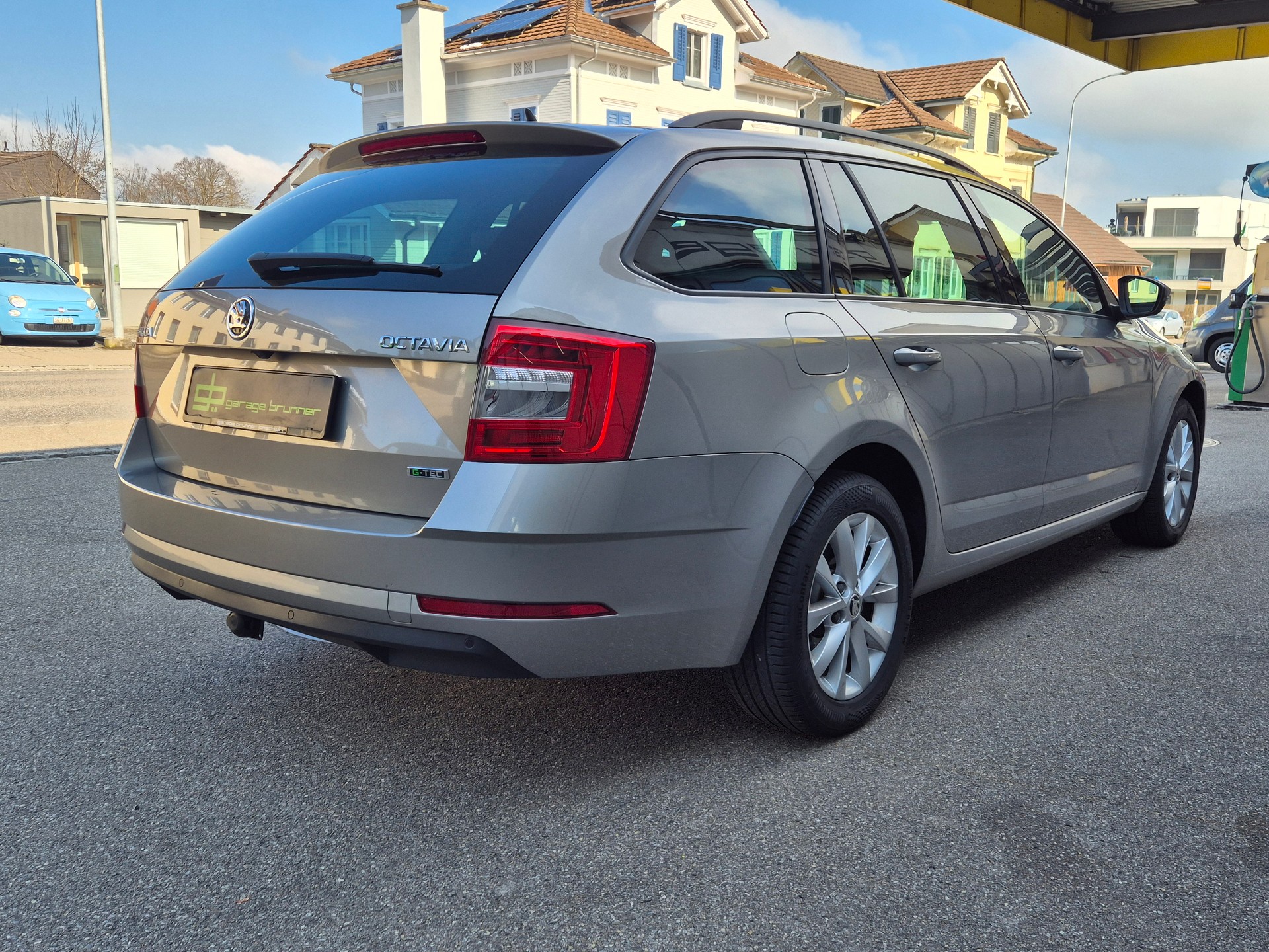 SKODA Octavia Combi 1.4 TSI G-tec Style CNG DSG-image-3