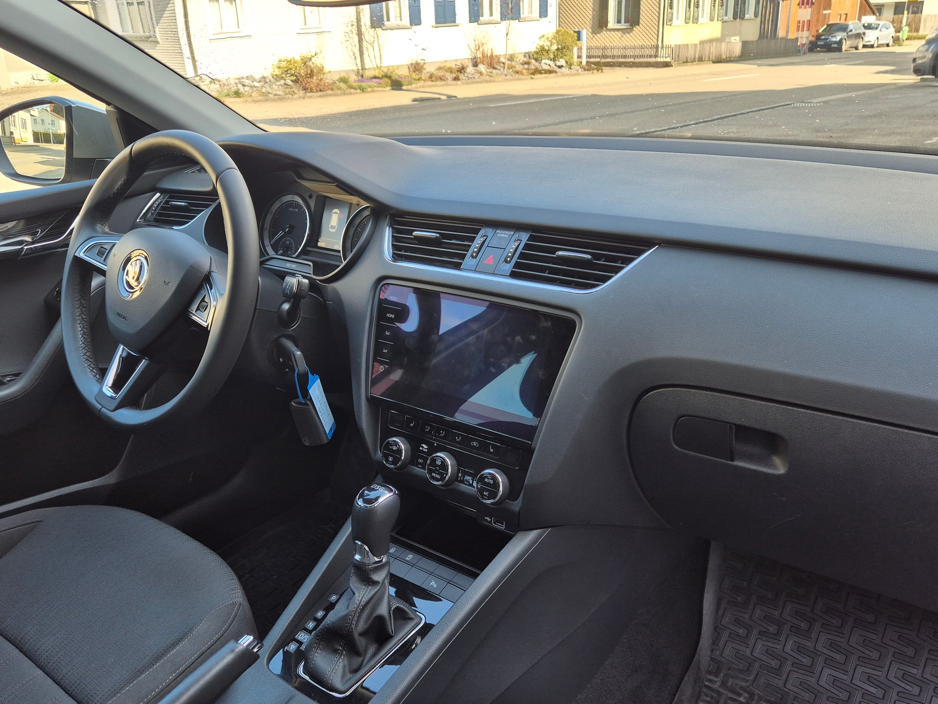 SKODA Octavia Combi 1.4 TSI G-tec Style CNG DSG-image-8