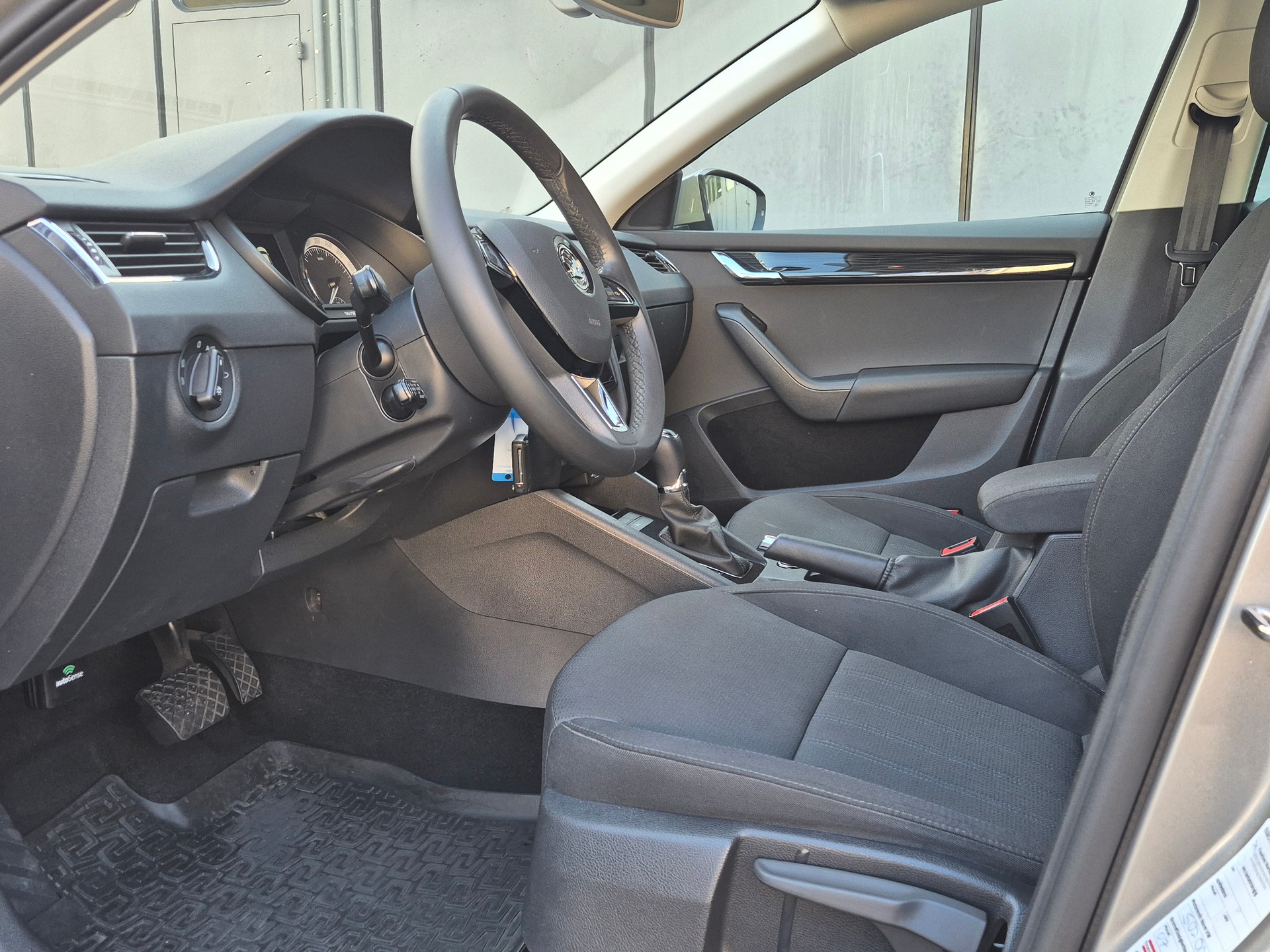 SKODA Octavia Combi 1.4 TSI G-tec Style CNG DSG-image-13