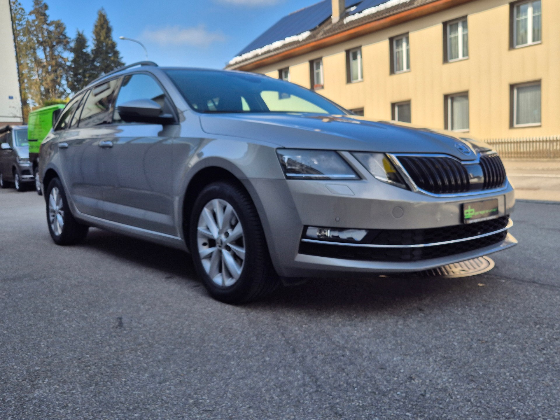 SKODA Octavia Combi 1.4 TSI G-tec Style CNG DSG-image-4
