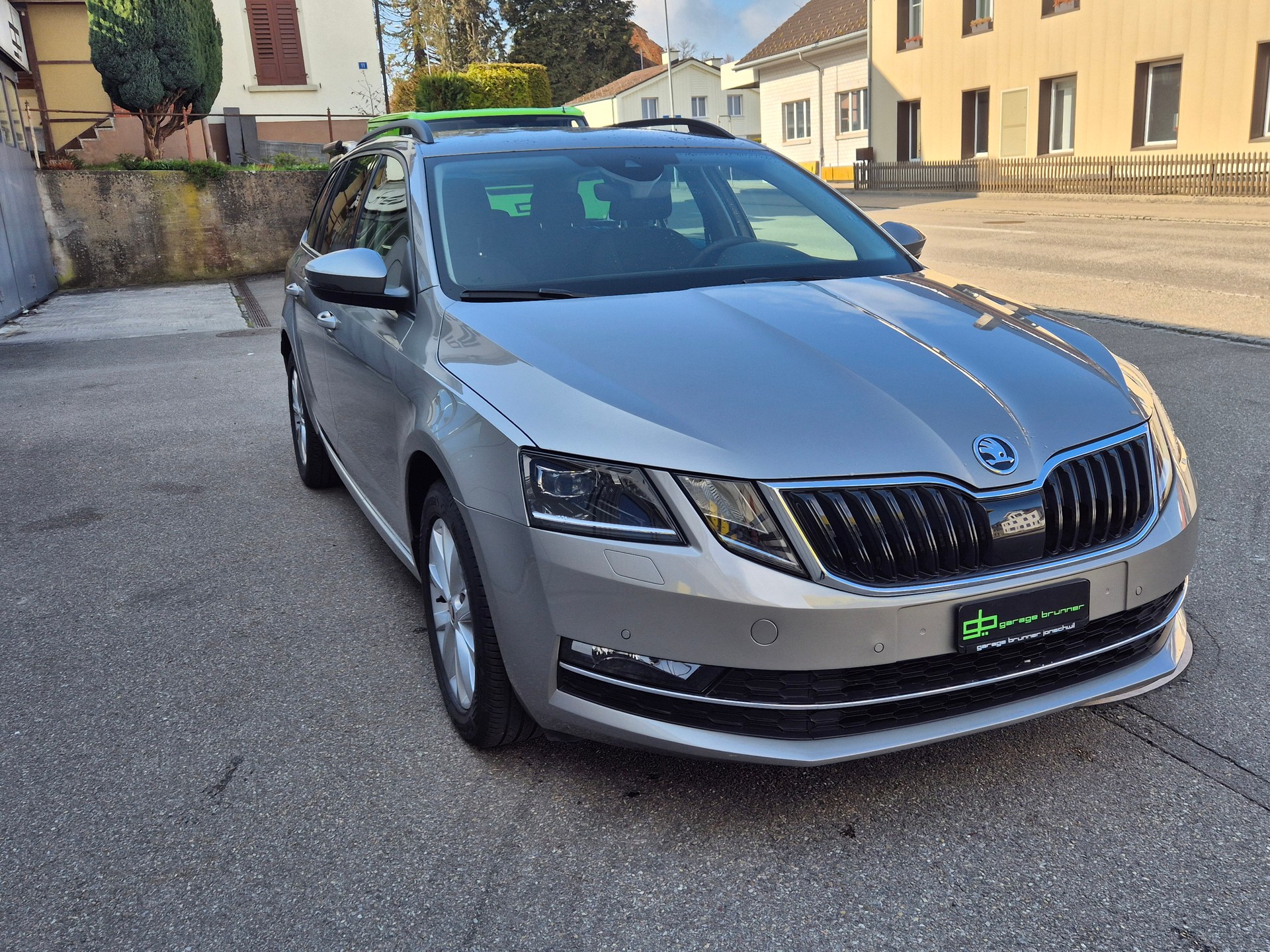 SKODA Octavia Combi 1.4 TSI G-tec Style CNG DSG-image-5