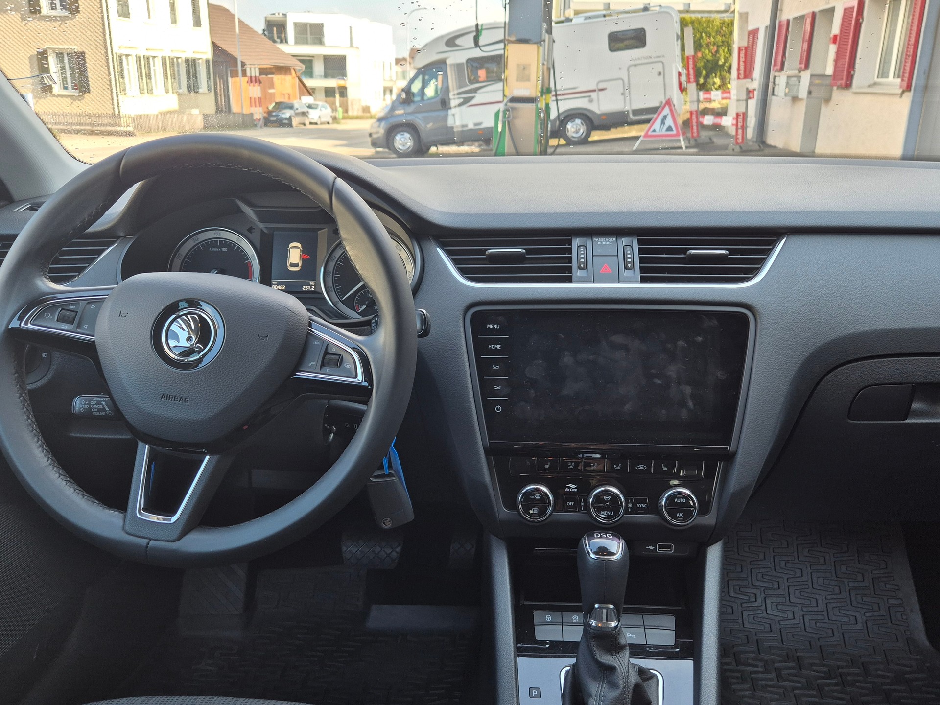 SKODA Octavia Combi 1.4 TSI G-tec Style CNG DSG-image-10