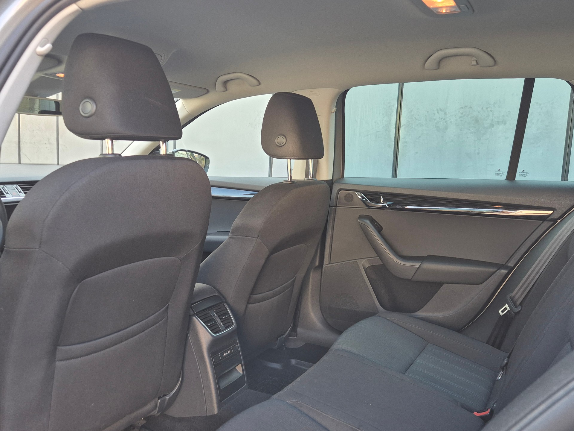 SKODA Octavia Combi 1.4 TSI G-tec Style CNG DSG-image-12