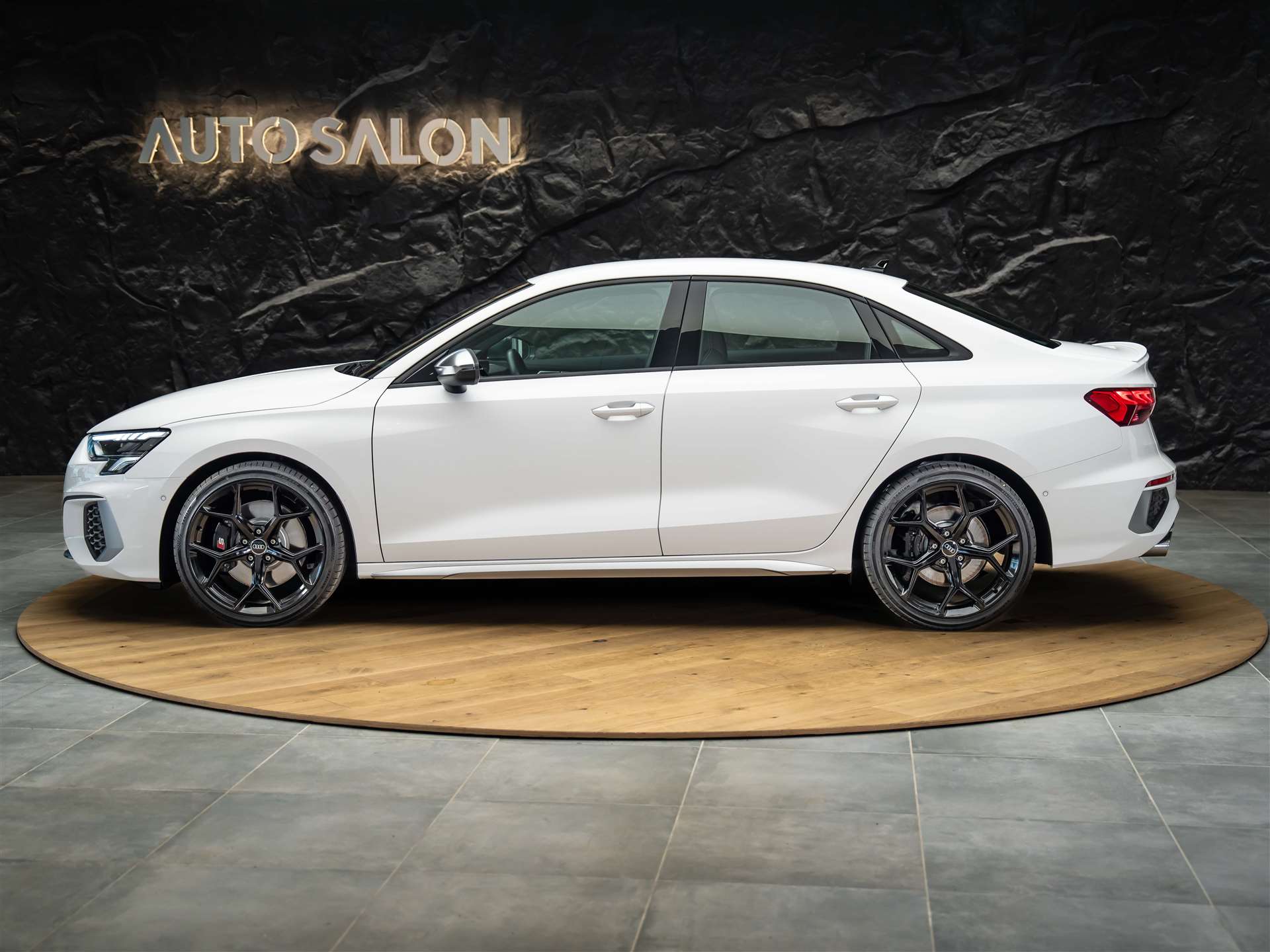 AUDI S3 Limousine 2.0 TFSI quattro S-tronic *19" Felgen*Ambientebeleuchtung*LED-Scheinwerfer*-showroom-element-2