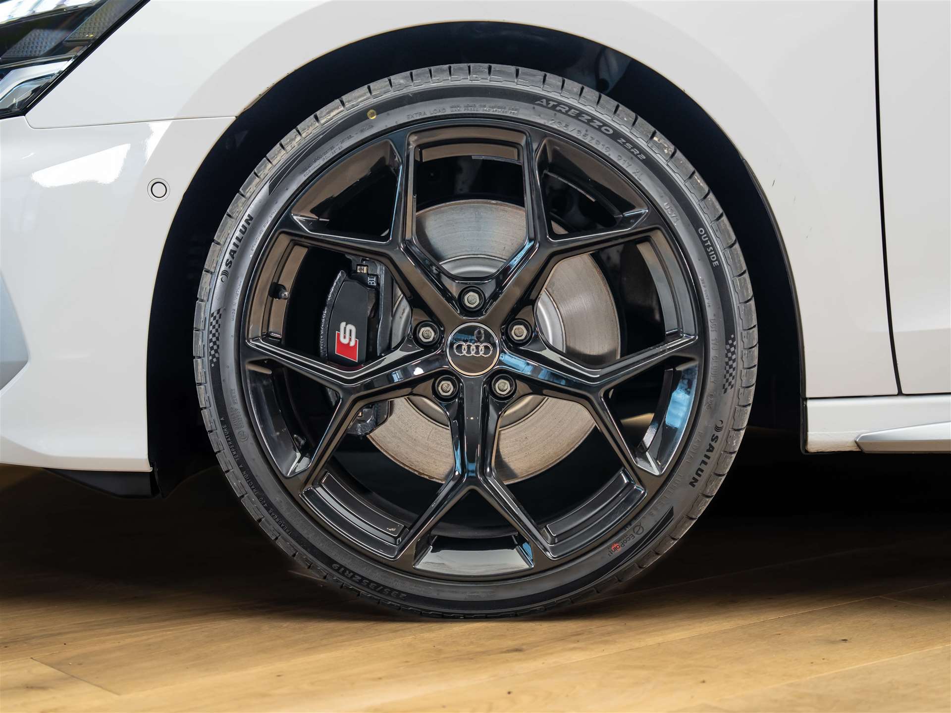 AUDI S3 Limousine 2.0 TFSI quattro S-tronic *19" Felgen*Ambientebeleuchtung*LED-Scheinwerfer*-image-19