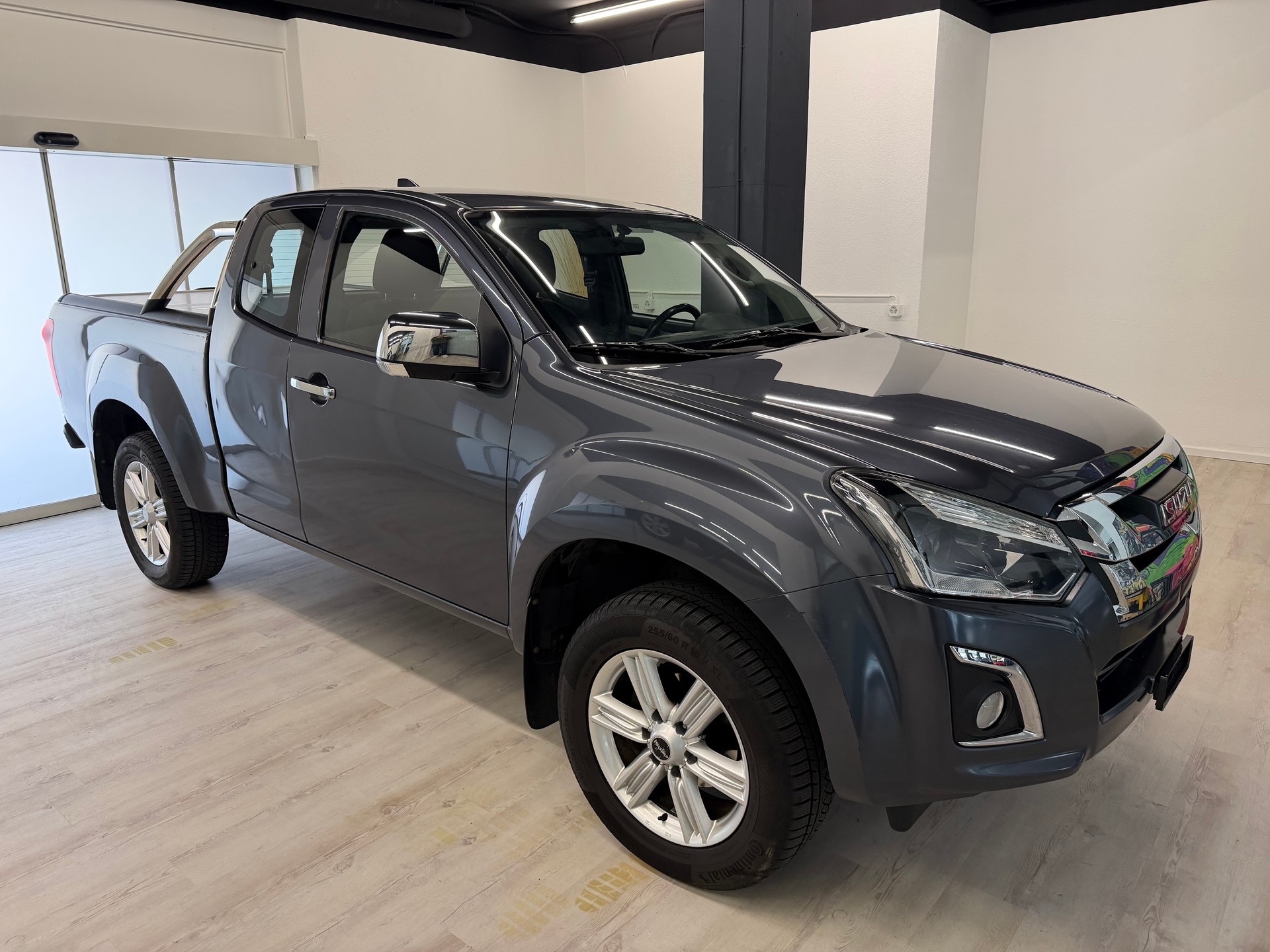 ISUZU D-MAX 1.9 SpaceCab Solar Plus 4x4 A-image-6