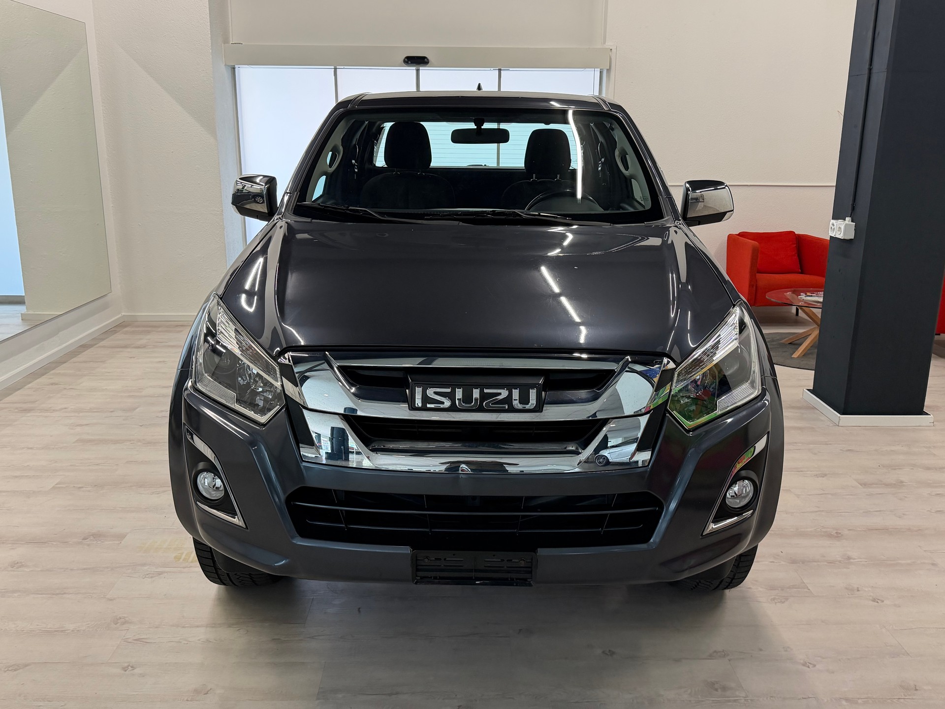 ISUZU D-MAX 1.9 SpaceCab Solar Plus 4x4 A-image-4