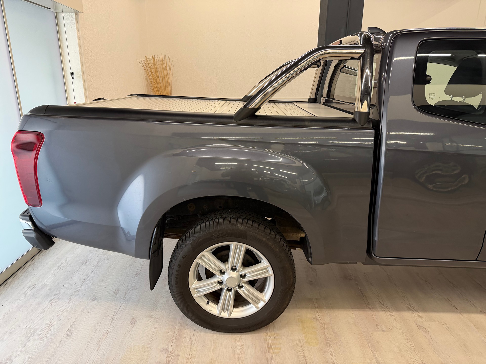 ISUZU D-MAX 1.9 SpaceCab Solar Plus 4x4 A-image-9