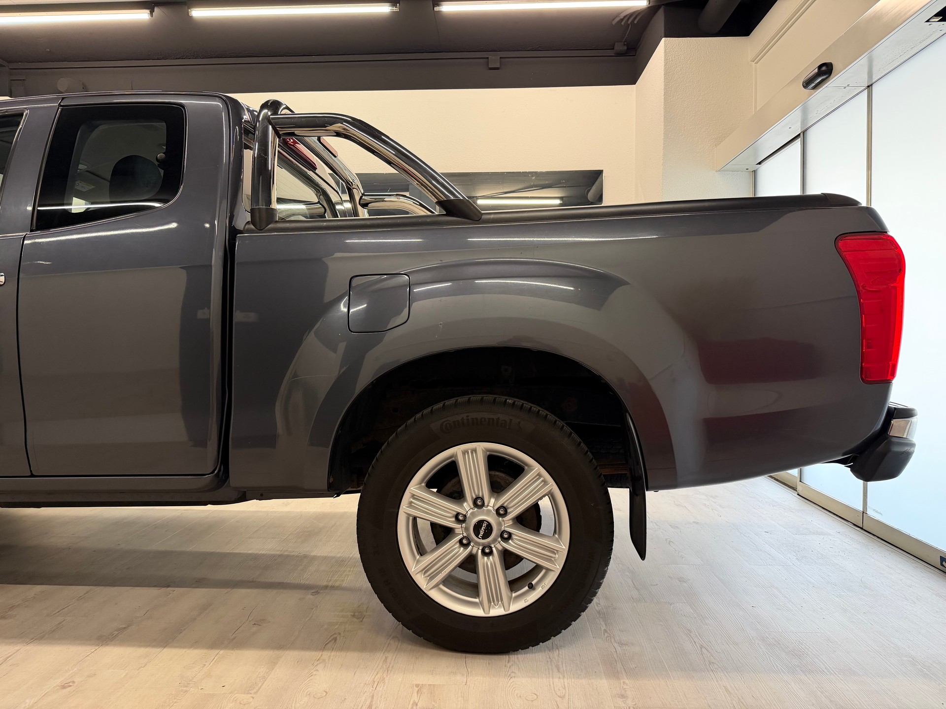ISUZU D-MAX 1.9 SpaceCab Solar Plus 4x4 A-image-8