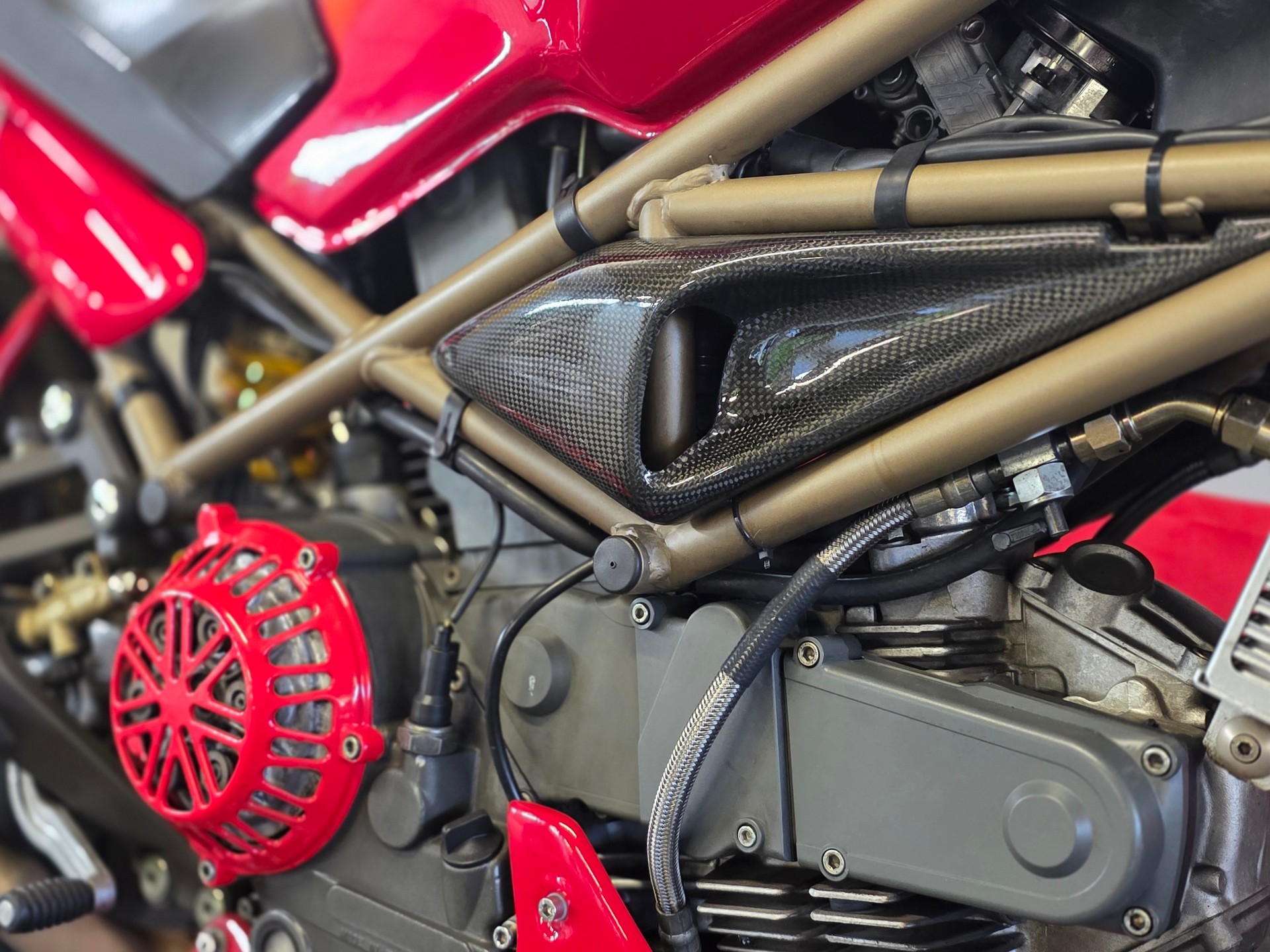 DUCATI Monster 900-image-4